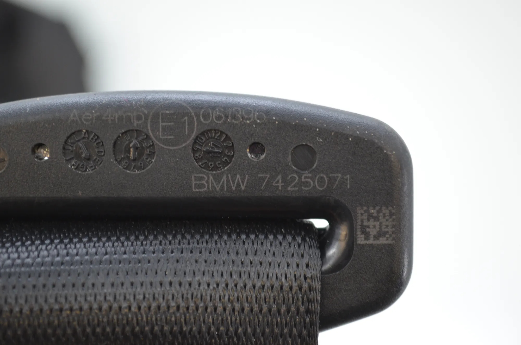 Rear Left Seatbelt – OEM 7425072 · BMW X1 (F48) xDrive 18 d 2017 – 5