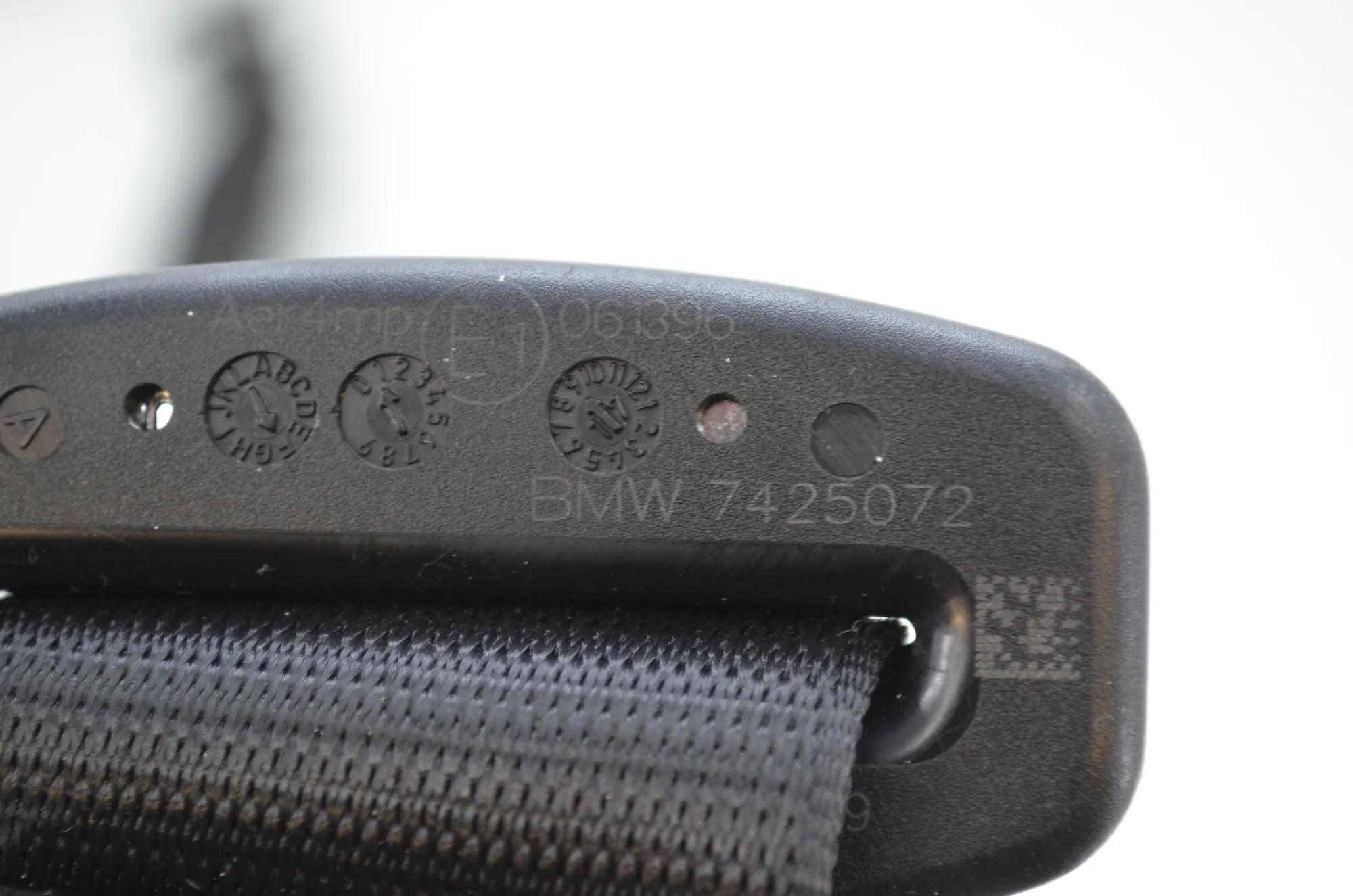Rear Left Seatbelt – OEM 7425072 · BMW X1 (F48) xDrive 18 d 2017 – 4