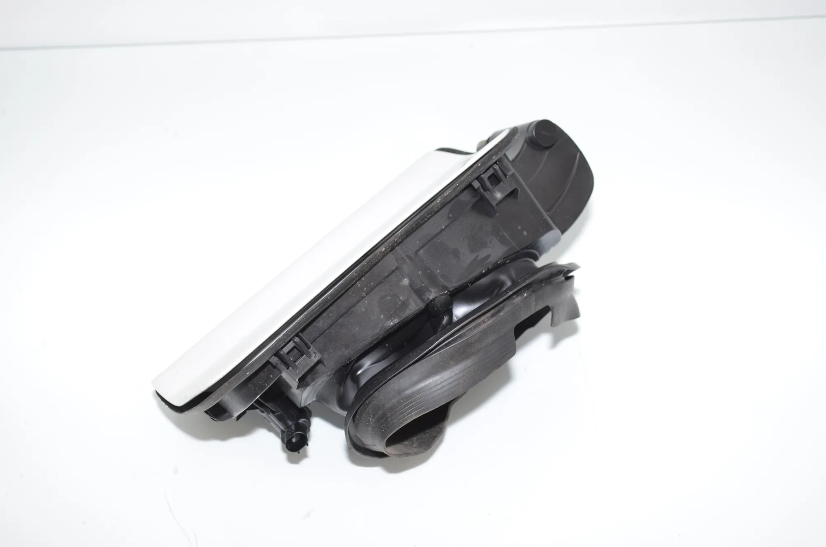 Fuel Tank Flap Cap – OEM 7359171 · BMW X1 (F48) xDrive 18 d 2017 – 2
