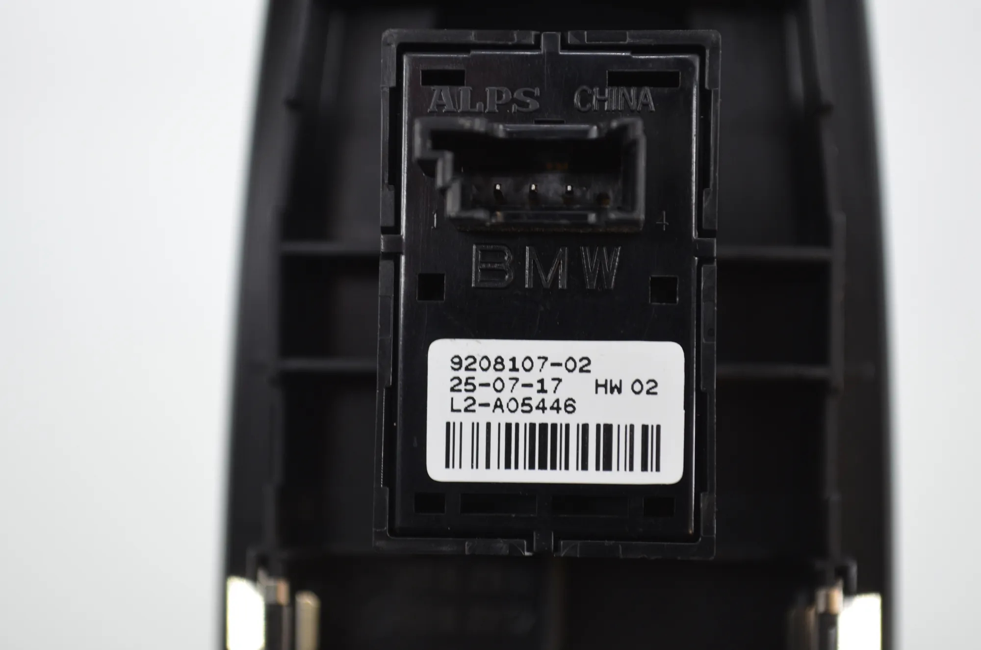 Switches – OEM 9208107 · BMW X1 (F48) xDrive 18 d 2017 – 7