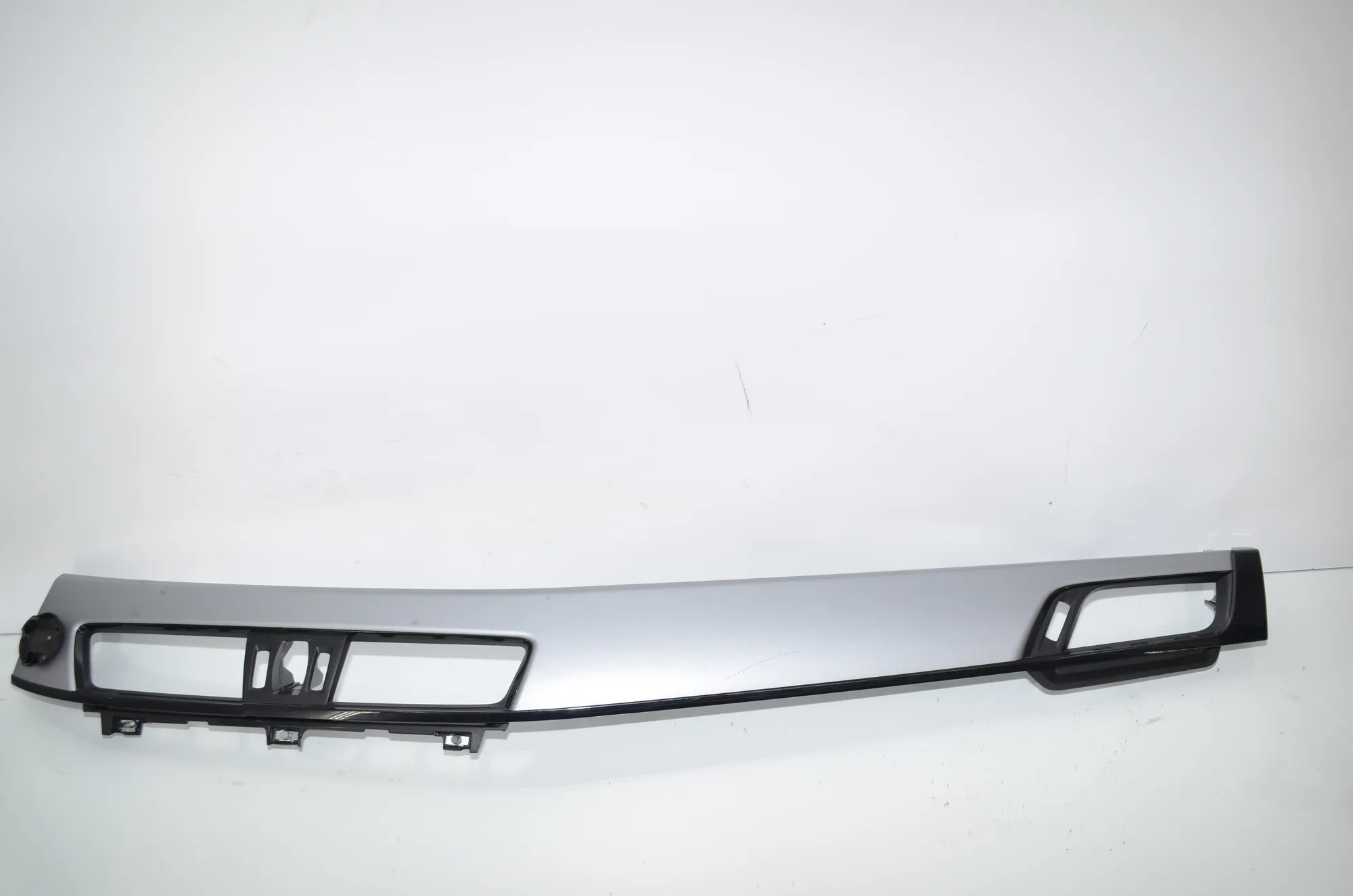 Interior Trim Strips Kit – OEM 9388422 · BMW X1 (F48) xDrive 18 d 2017 – 2