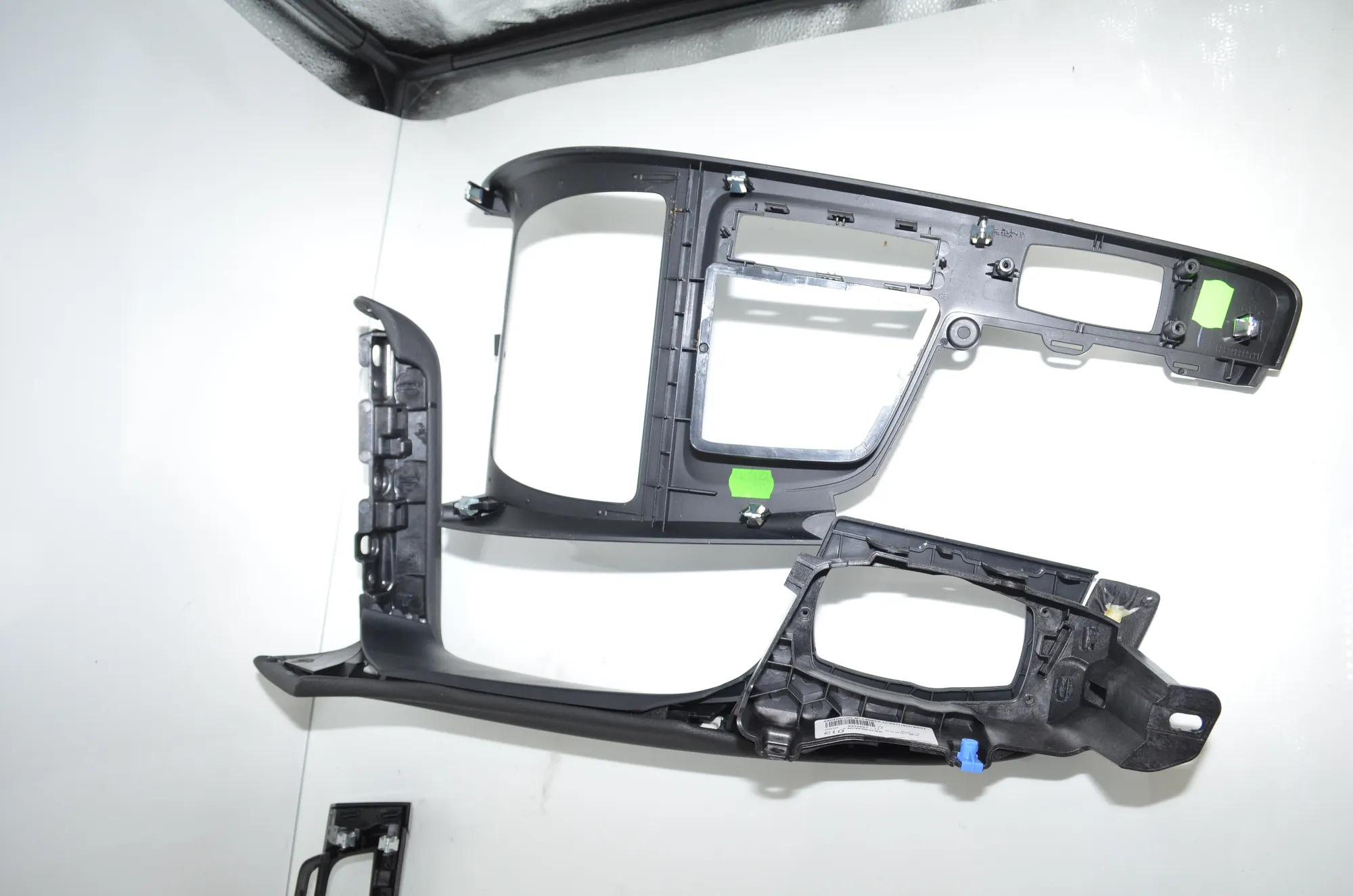 Interior Trim Strips Kit – OEM 9388422 · BMW X1 (F48) xDrive 18 d 2017 – 5