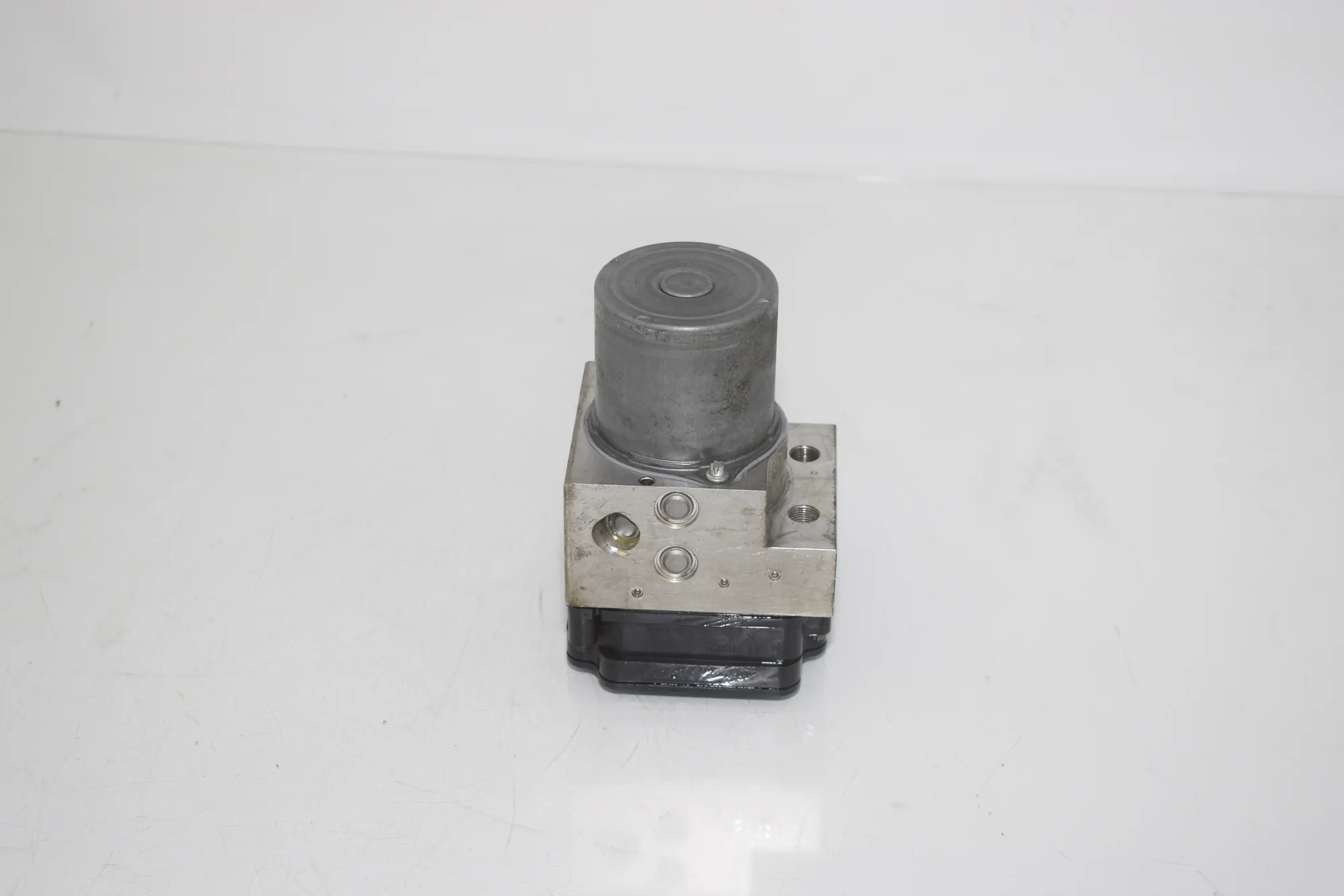 ABS Pump – OEM 6881305 · BMW 5 Touring (F11) 530 d 2016 – 4