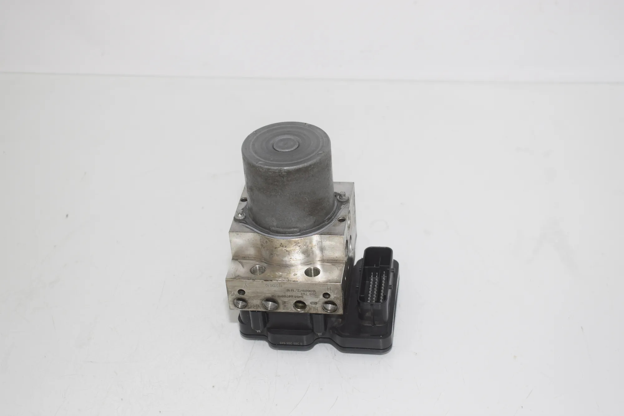 ABS Pump – OEM 6881305 · BMW 5 Touring (F11) 530 d 2016 – 2