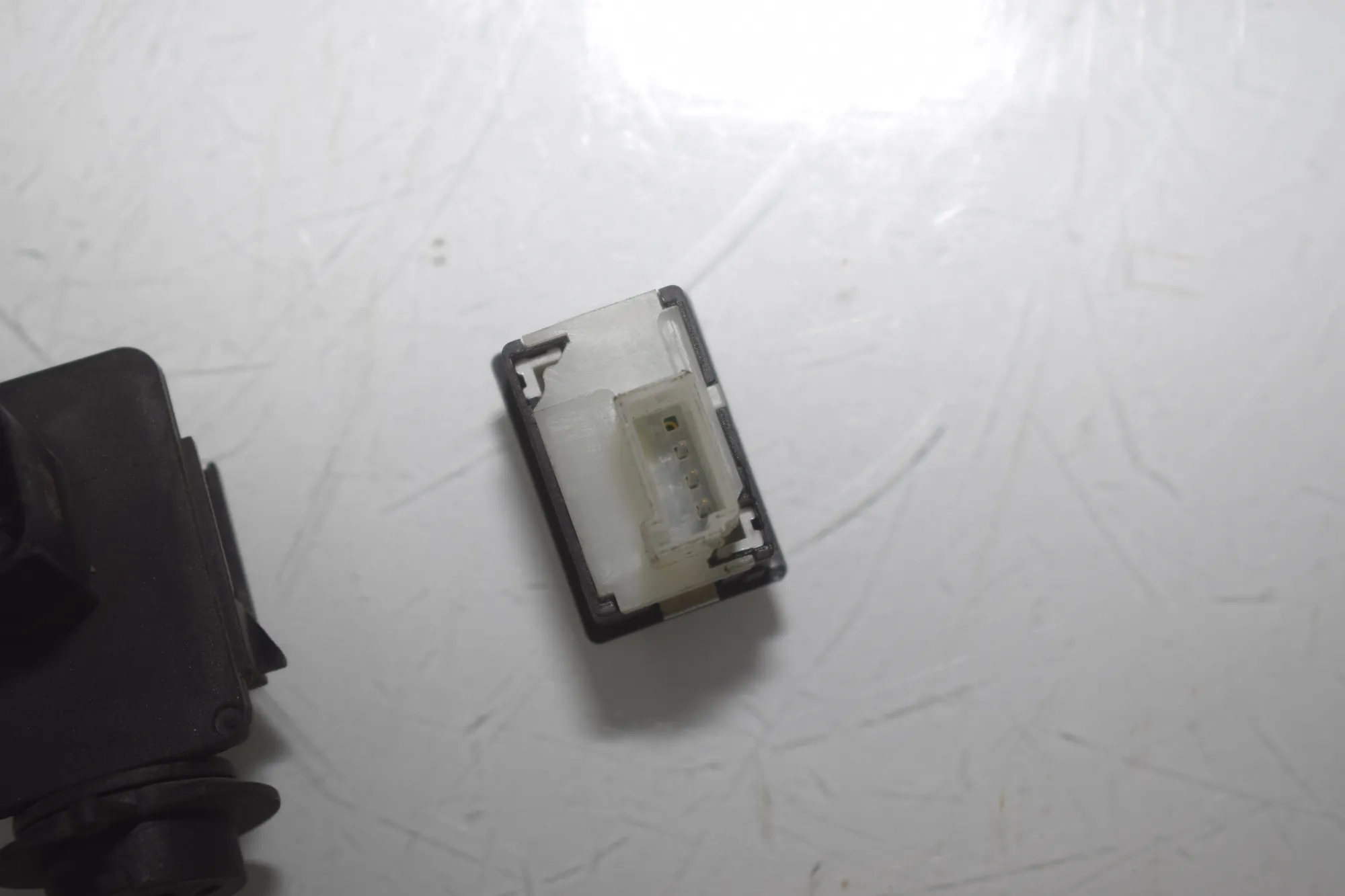 Switches – OEM 9153821 · BMW 5 Touring (F11) 530 d 2016 – 4