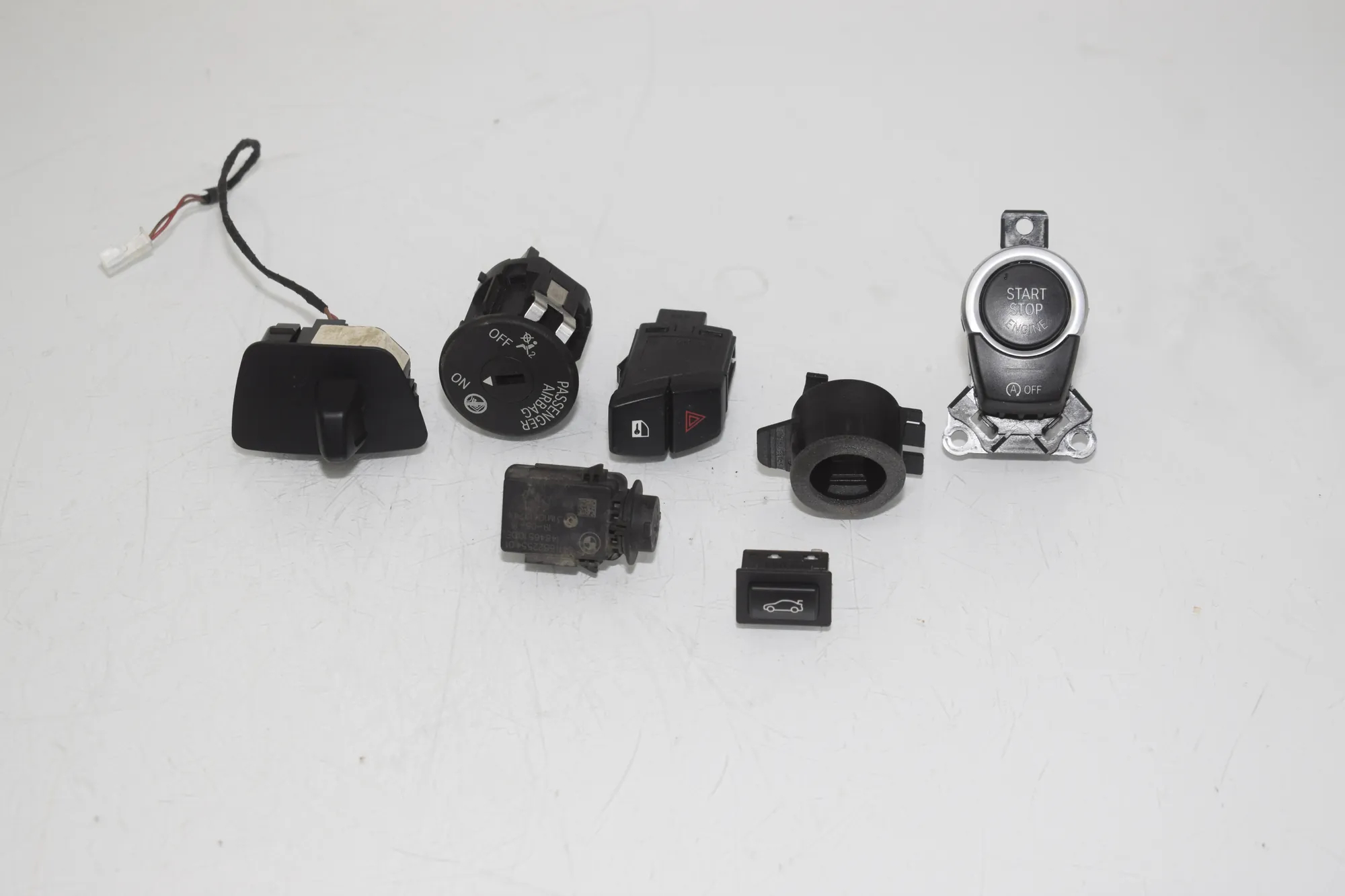 Switches – OEM 9153821 · BMW 5 Touring (F11) 530 d 2016