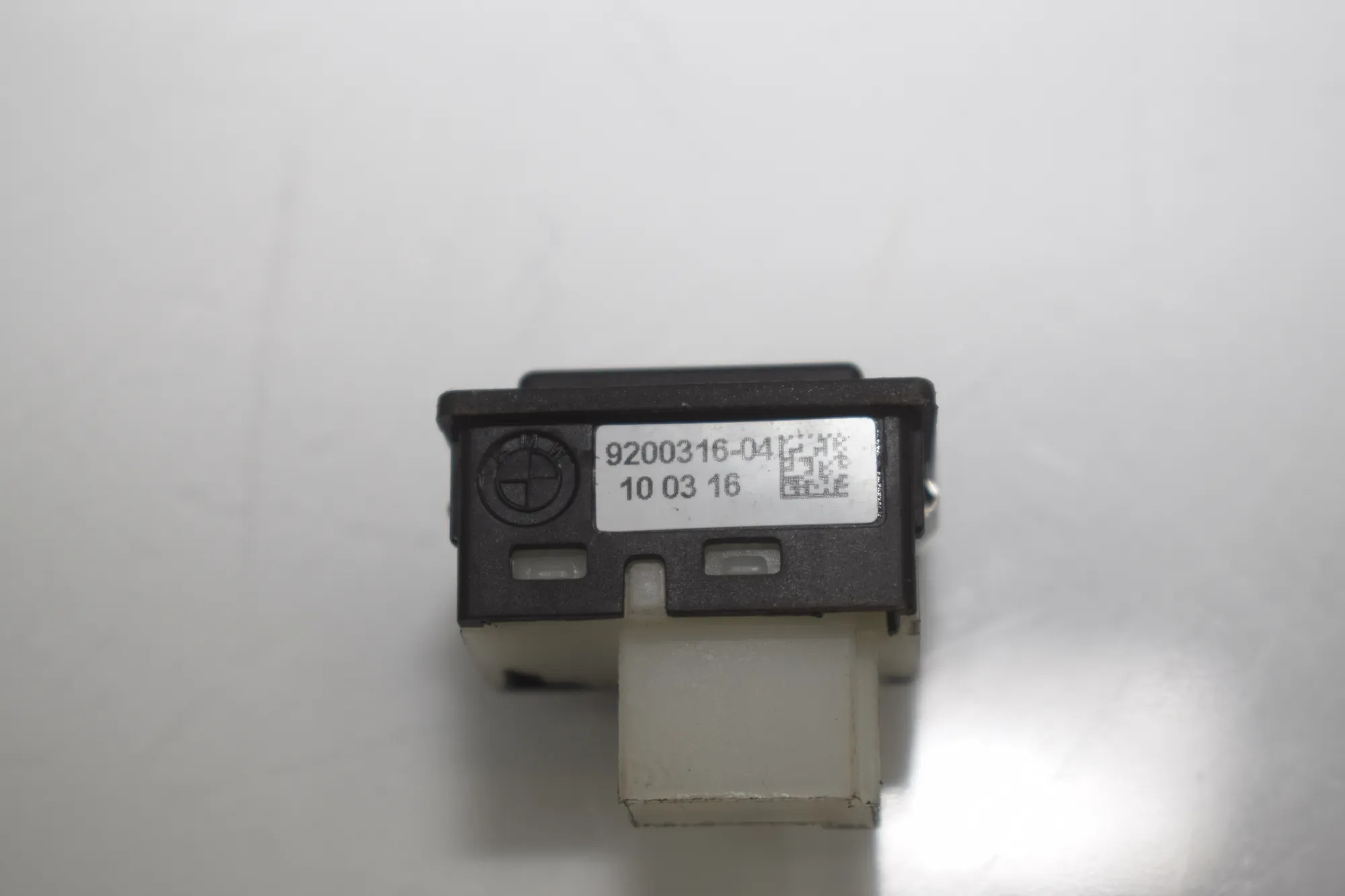 Switches – OEM 9153821 · BMW 5 Touring (F11) 530 d 2016 – 11