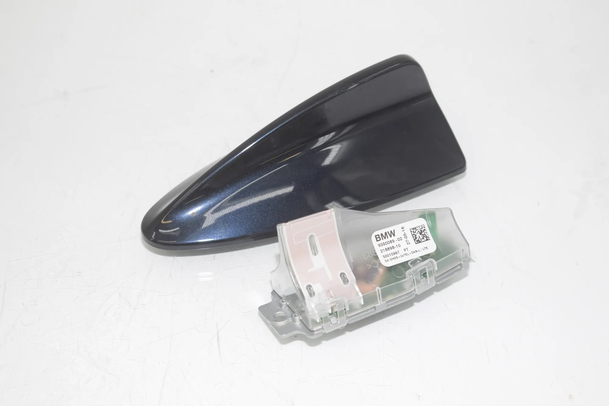 Antenna Trim – OEM 9350089 · BMW 5 Touring (F11) 530 d 2016