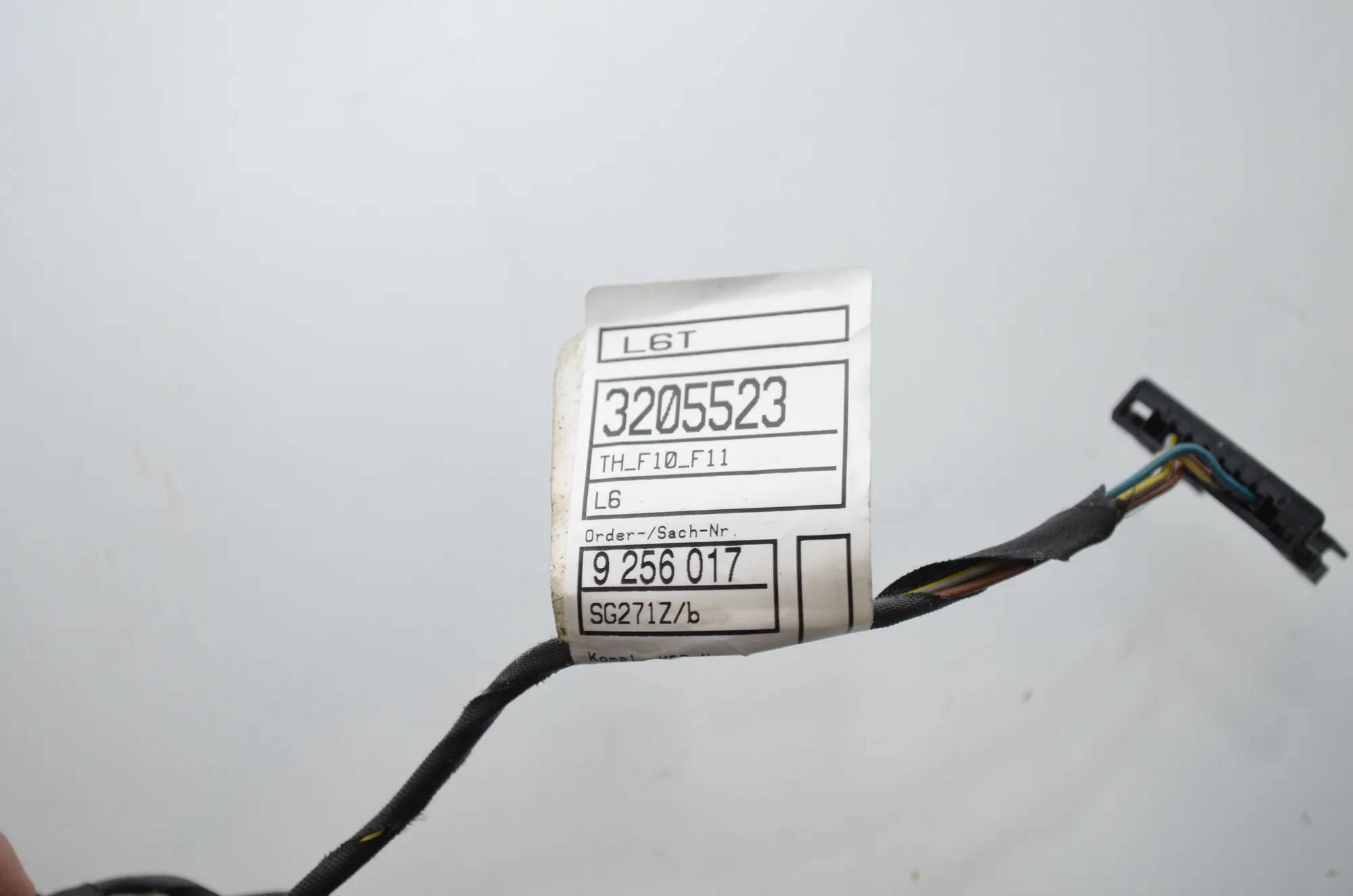 Front Left Door Wiring – OEM 9255986 · BMW 5 Touring (F11) 530 d 2011 – 8