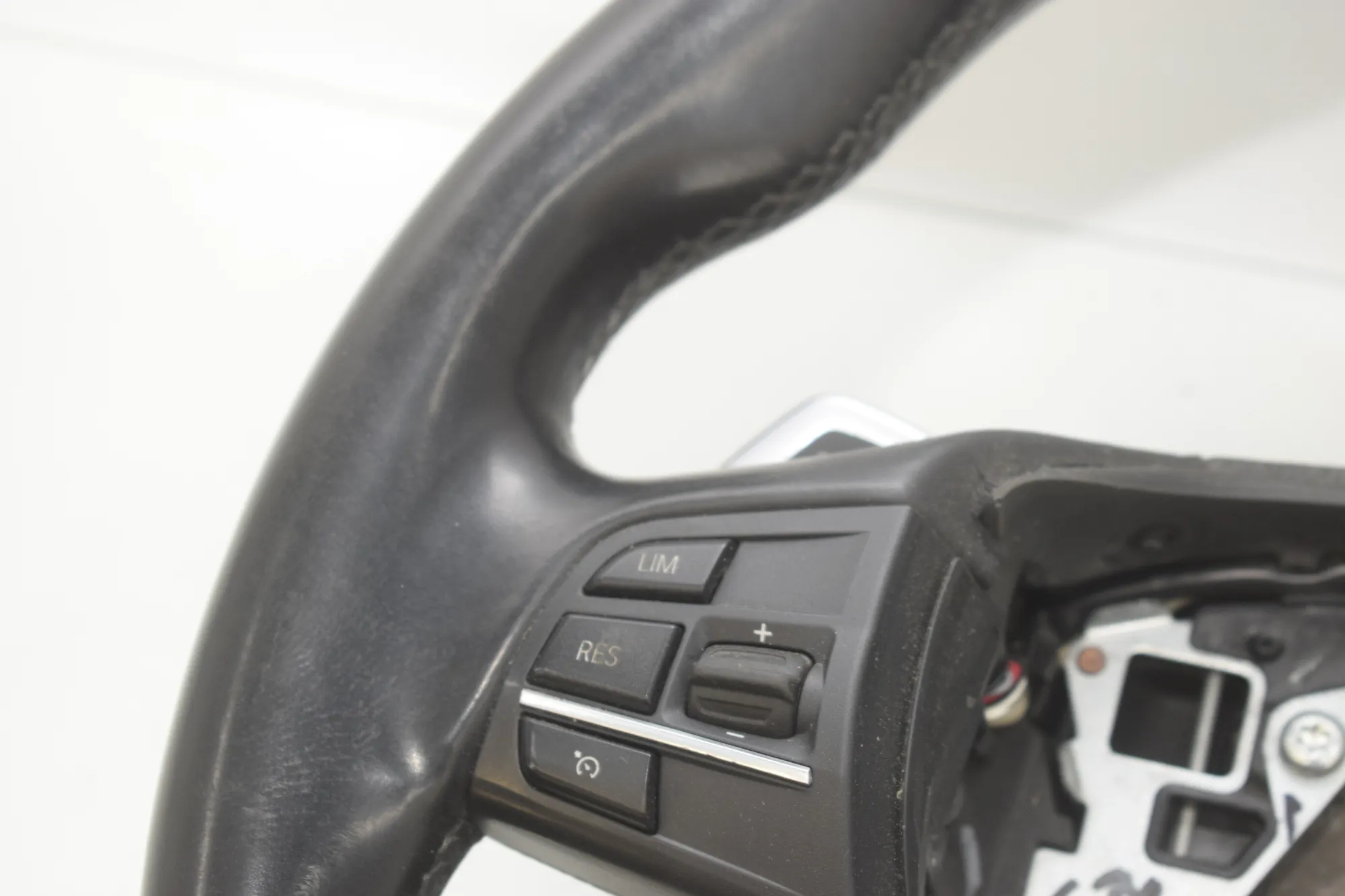 Steering Wheel – OEM 5897200 · BMW 5 Touring (F11) 530 d 2011 – 4