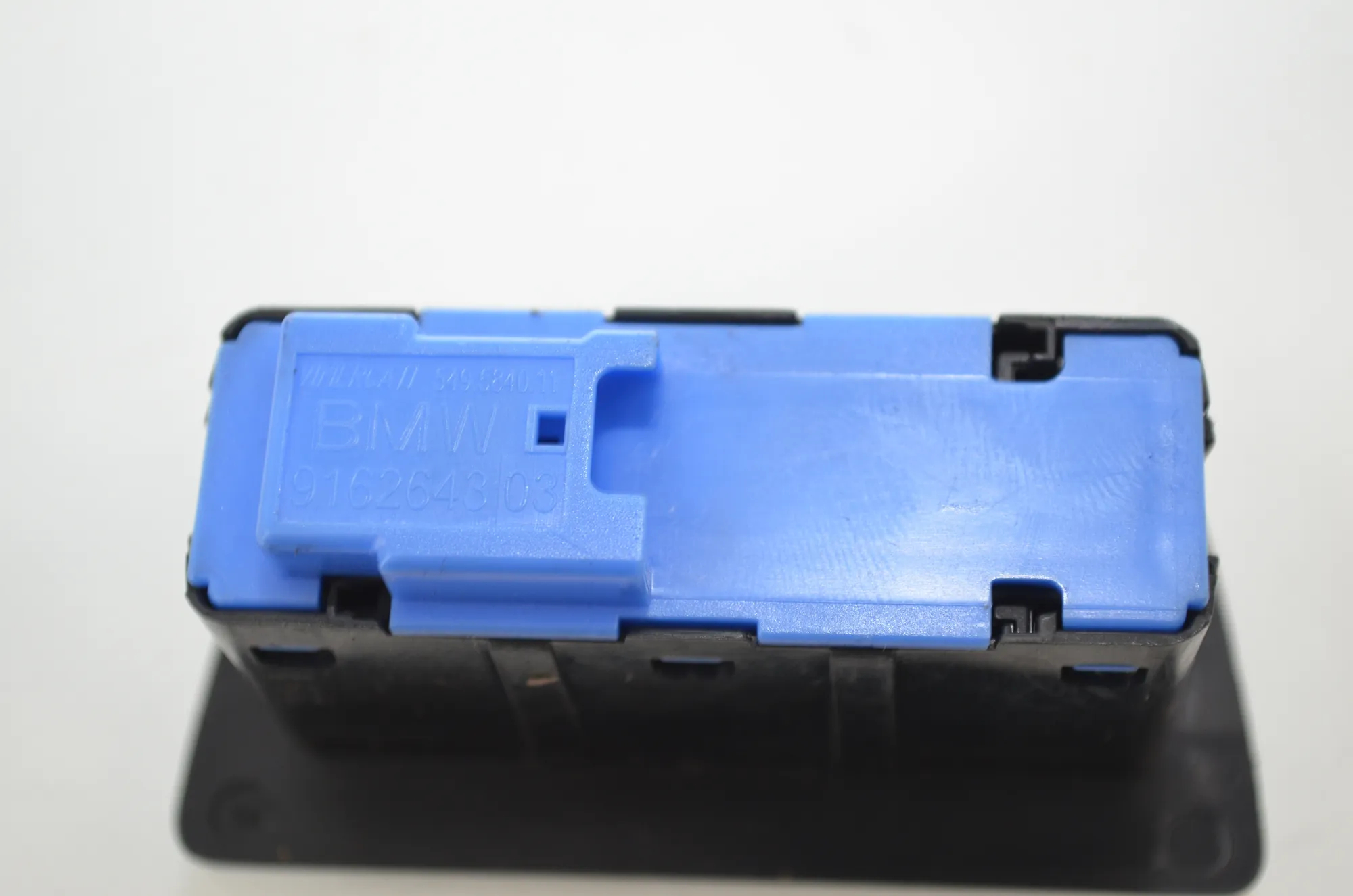 Tailgate auto-opening sensor – OEM 9162643 · BMW 5 Touring (F11) 530 d 2011 – 4
