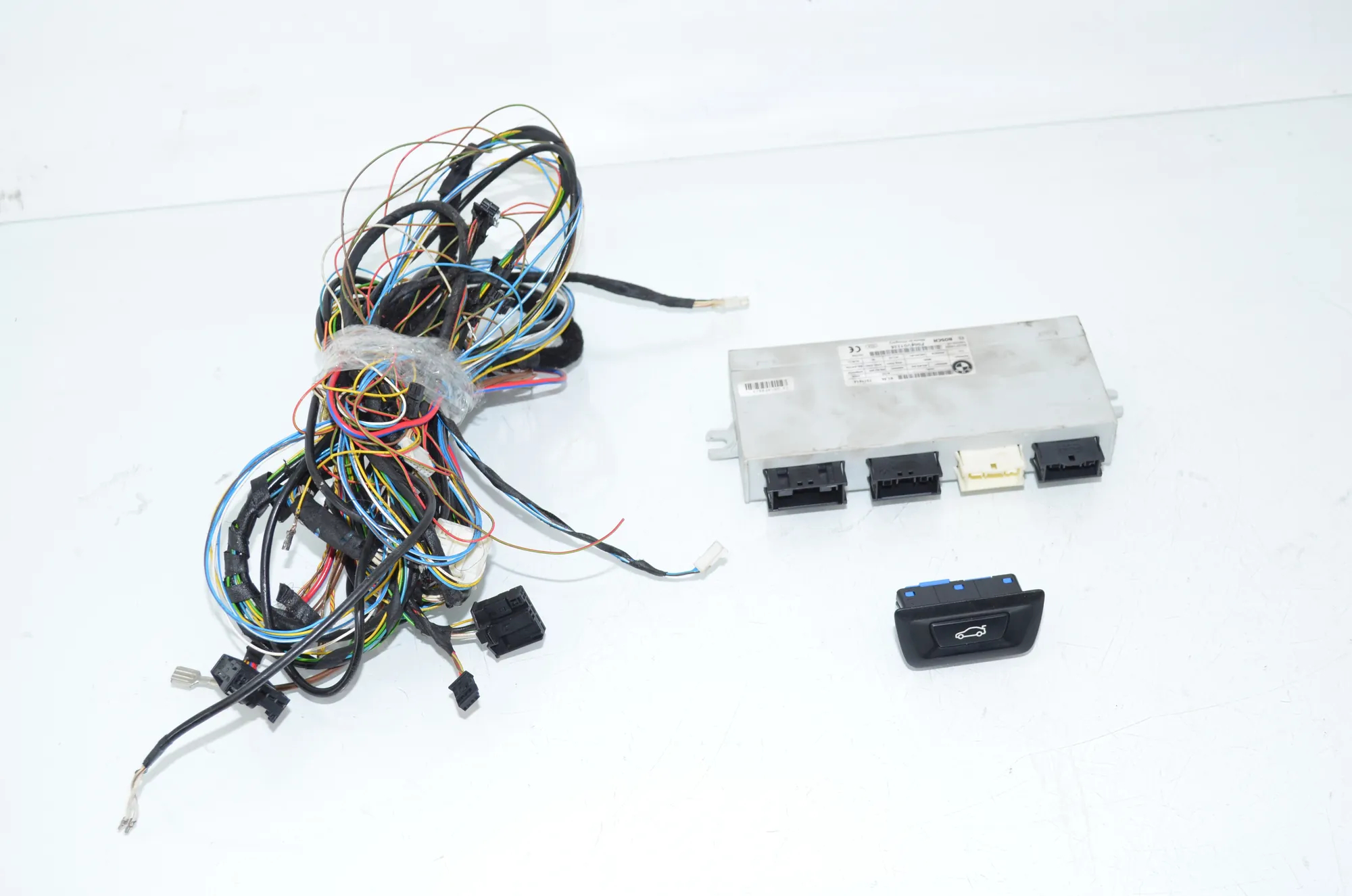 Tailgate auto-opening sensor – OEM 9162643 · BMW 5 Touring (F11) 530 d 2011