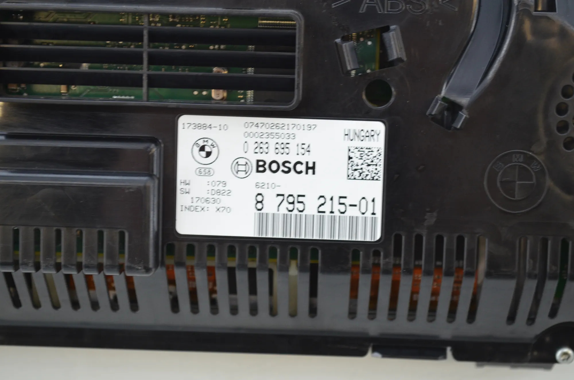 Instrument Cluster Speedometer – OEM 8795215 · BMW 5 Touring (F11) 530 d 2011 – 6