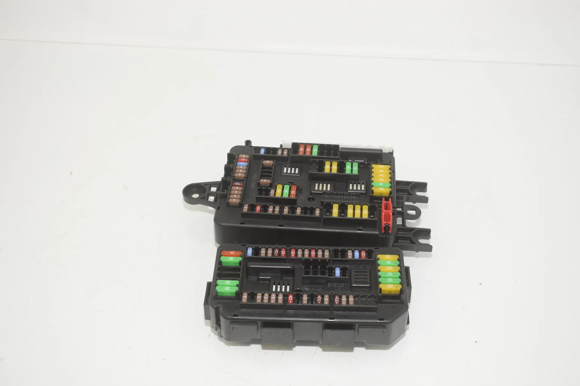 Fuse Box – OEM 9389068 · BMW 3 (F30, F80) 330 d 2016 – 2