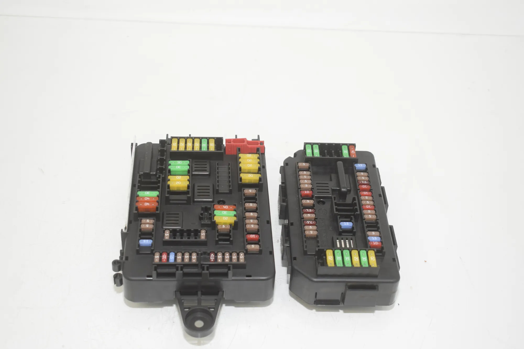 Fuse Box – OEM 9389068 · BMW 3 (F30, F80) 330 d 2016