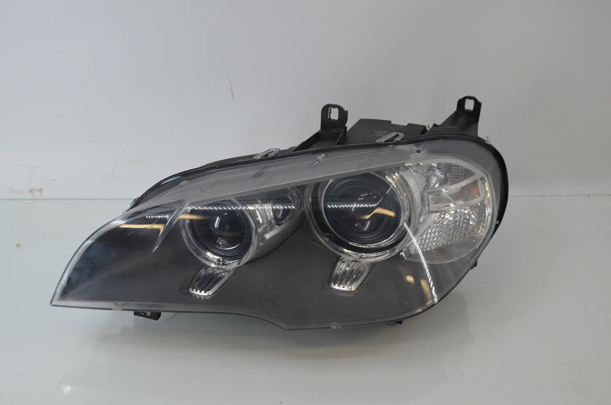 Front Left Headlight – OEM 7221895 · BMW X5 (E70) xDrive 30 d 2010