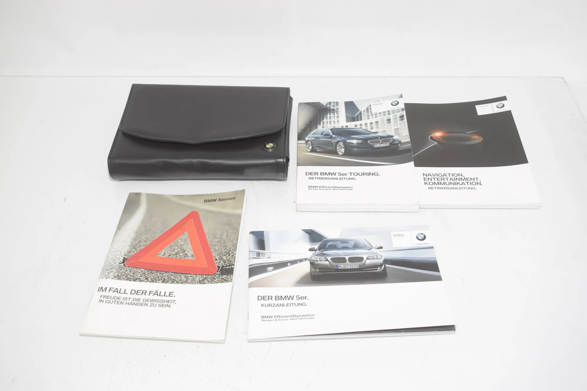 Manual Service Book – OEM BL015745100P · BMW 5 Touring (F11) 530 d xDrive 2012