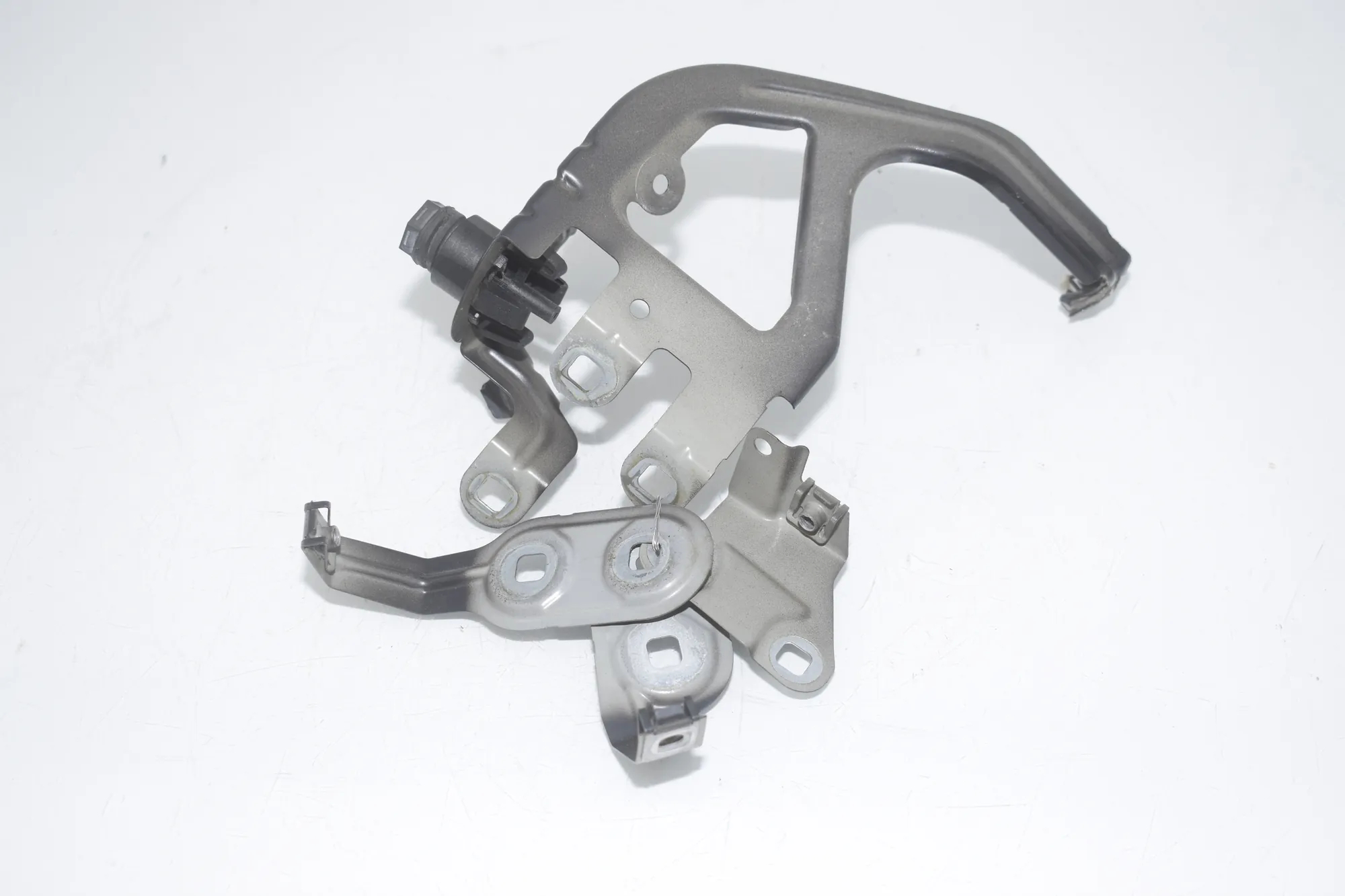 Front Right Fender Holder – OEM 7207210 · BMW 5 Touring (F11) 530 d xDrive 2012 – 2