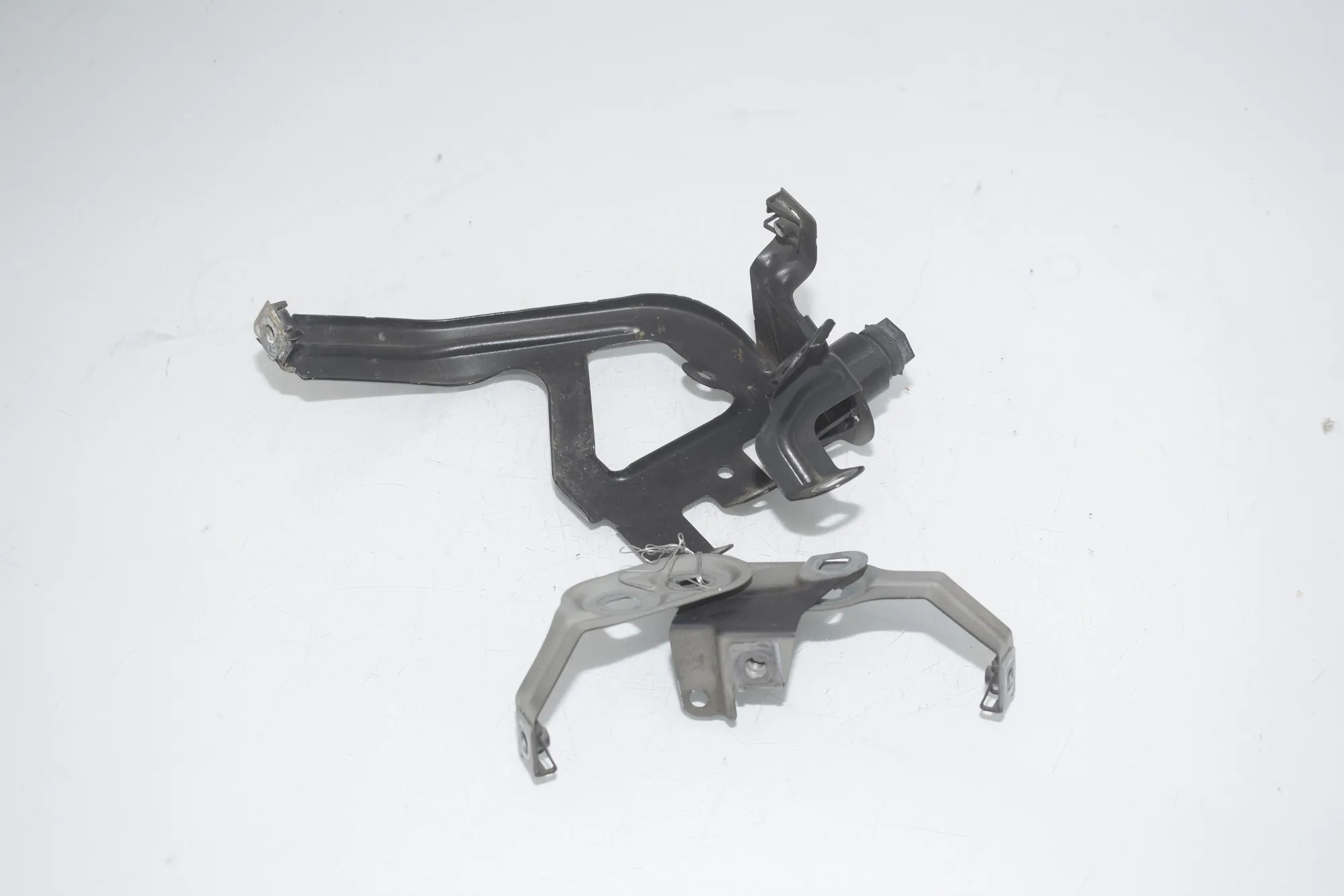 Front Right Fender Holder – OEM 7207210 · BMW 5 Touring (F11) 530 d xDrive 2012 – 3