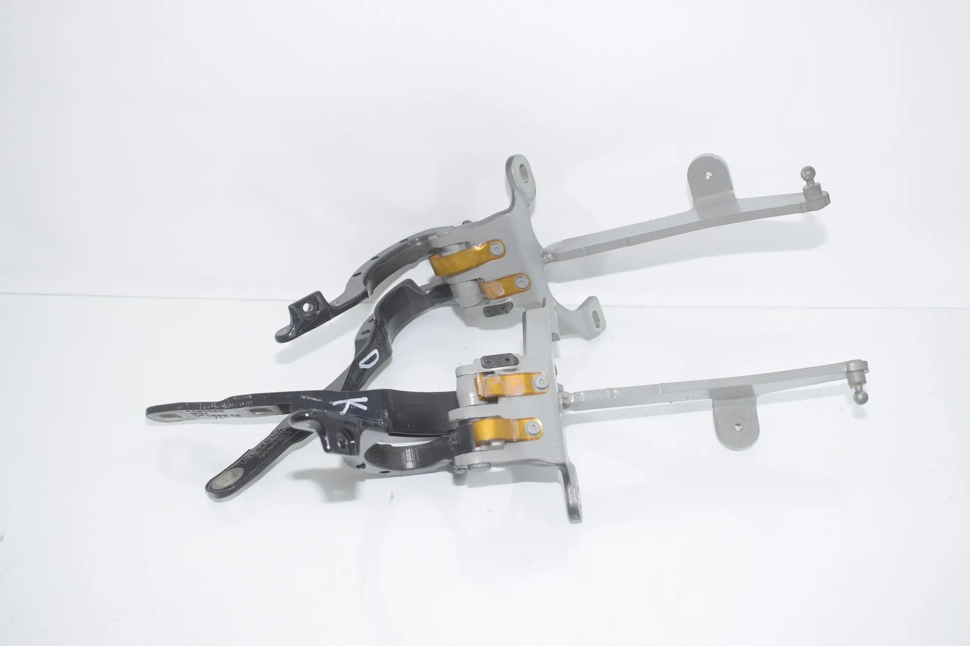 Left Side Bootlid Hinge – OEM 7206640 · BMW 5 Touring (F11) 530 d xDrive 2012 – 3