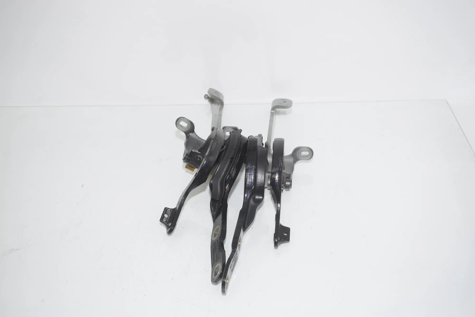 Left Side Bootlid Hinge – OEM 7206640 · BMW 5 Touring (F11) 530 d xDrive 2012 – 2
