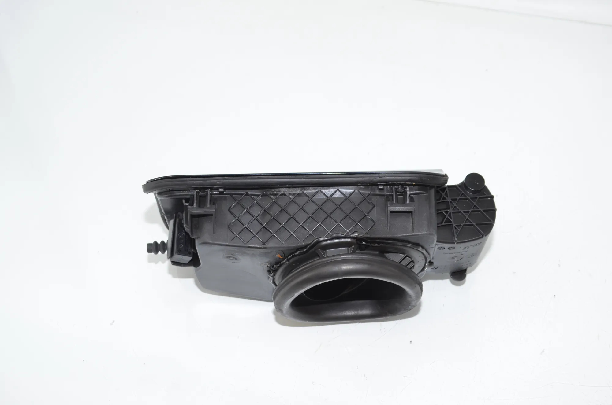 Fuel Tank Flap Cap – OEM 7217767 · BMW 5 Touring (F11) 530 d xDrive 2012 – 3
