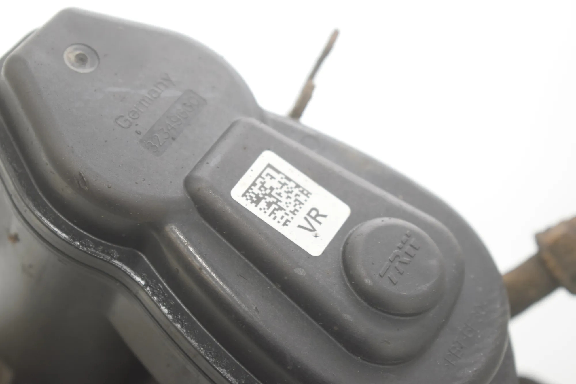 Rear Right Brake Caliper – OEM 6793048 · BMW 5 Touring (F11) 530 d xDrive 2012 – 5