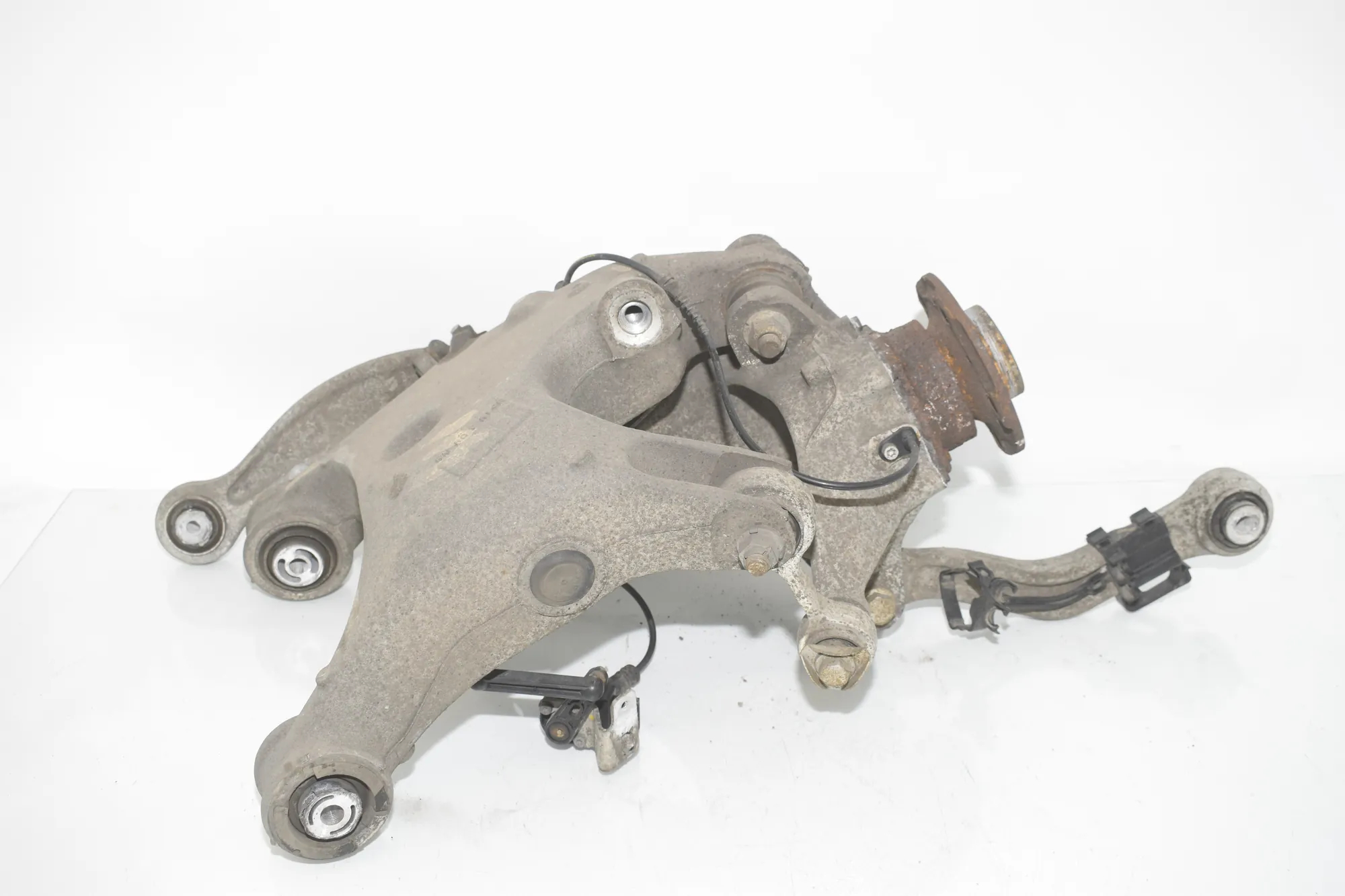 Rear Right Wheel Hub – OEM 6796100 · BMW 5 Touring (F11) 530 d xDrive 2012 – 3