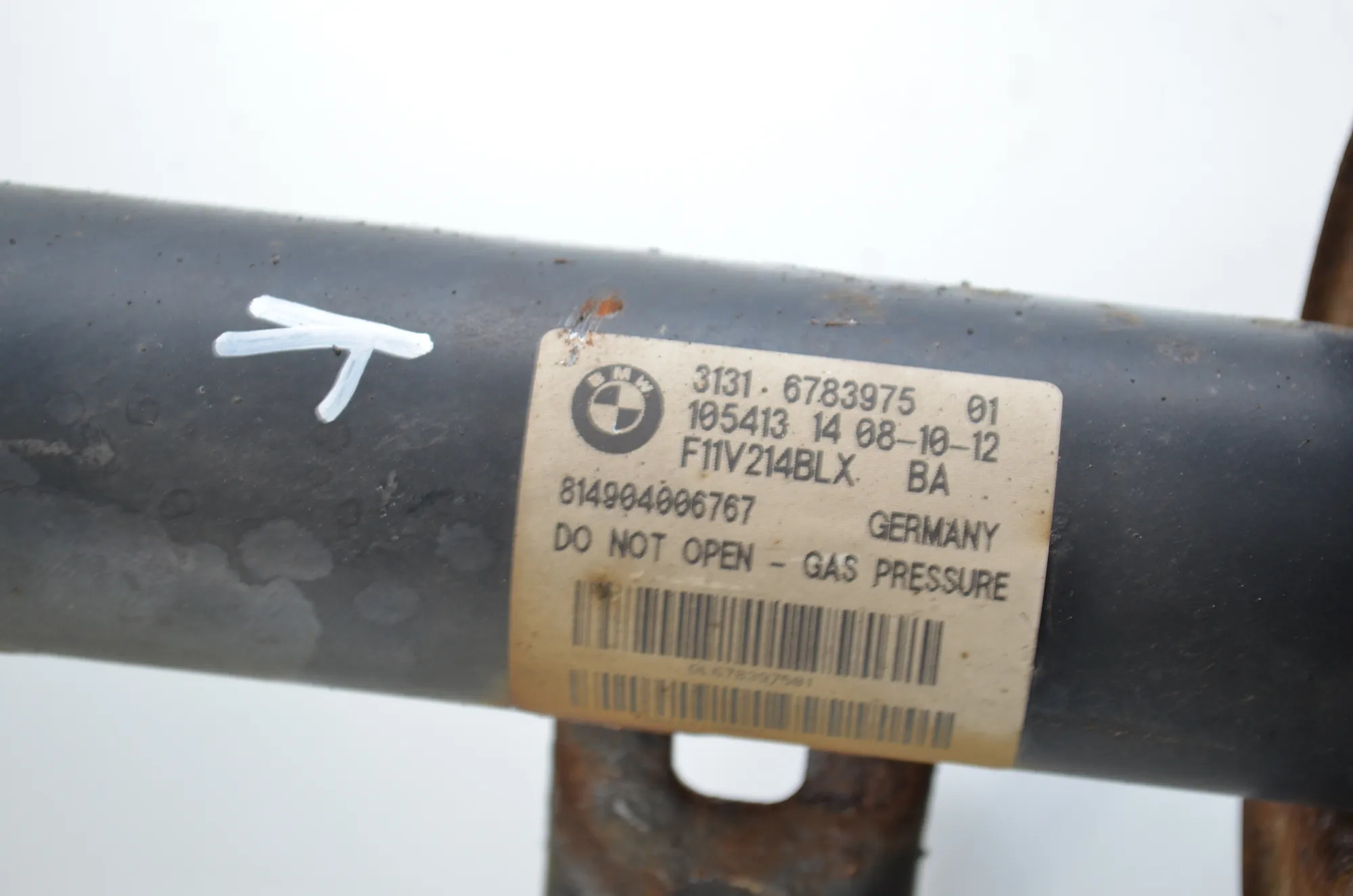 Front Left Shock Absorber – OEM 6783975 · BMW 5 Touring (F11) 530 d xDrive 2012 – 5