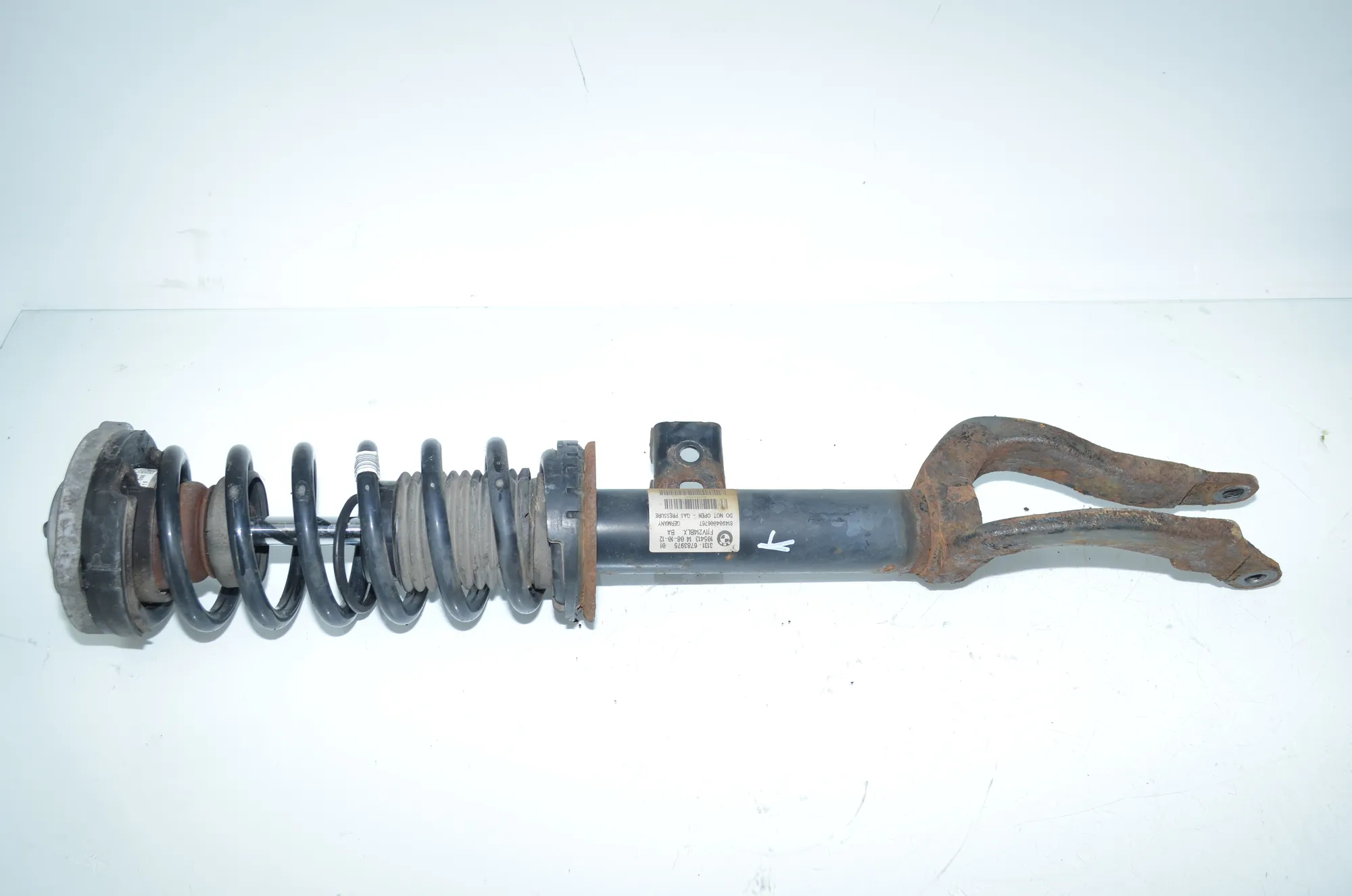 Front Left Shock Absorber – OEM 6783975 · BMW 5 Touring (F11) 530 d xDrive 2012 – 2