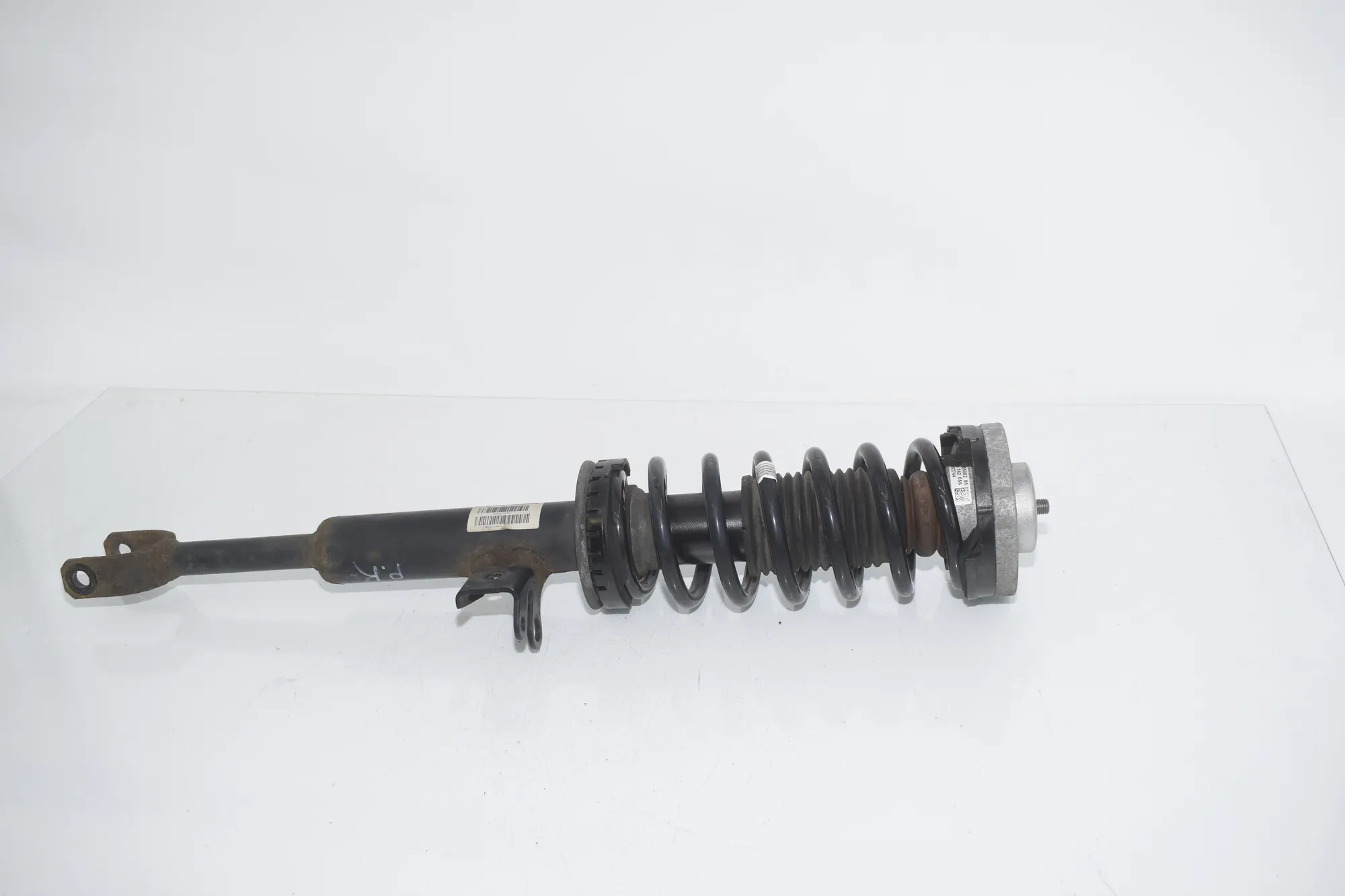 Front Left Shock Absorber – OEM 6797767 · BMW 5 Touring (F11) 530 d 2011 – 3