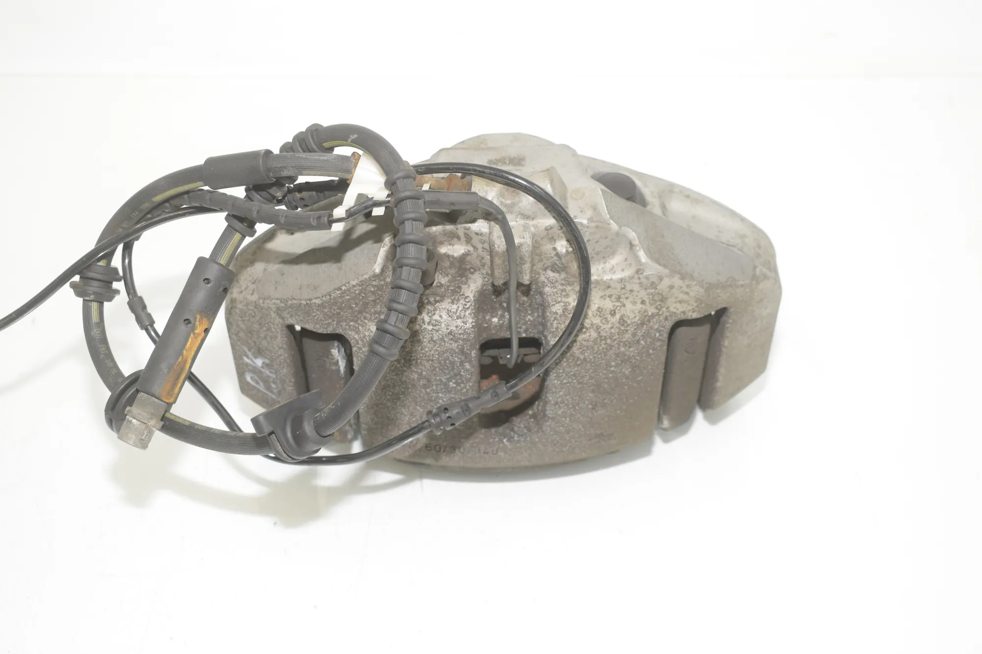 Front Left Brake Caliper – OEM 6792689 · BMW 5 Touring (F11) 530 d 2011 – 2