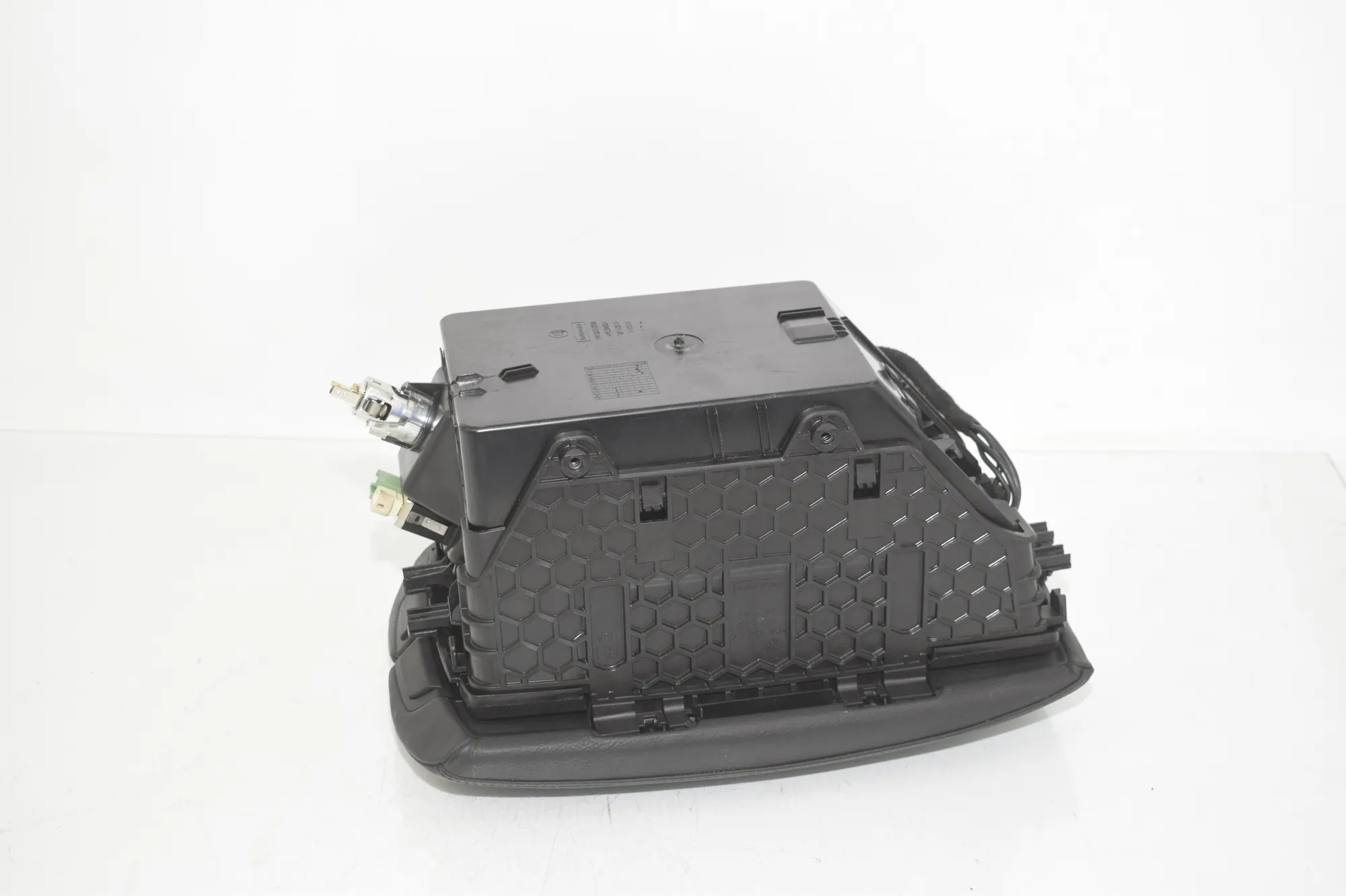 Armrest – OEM 6973461 · BMW X5 (E70) xDrive 30 d 2010 – 5