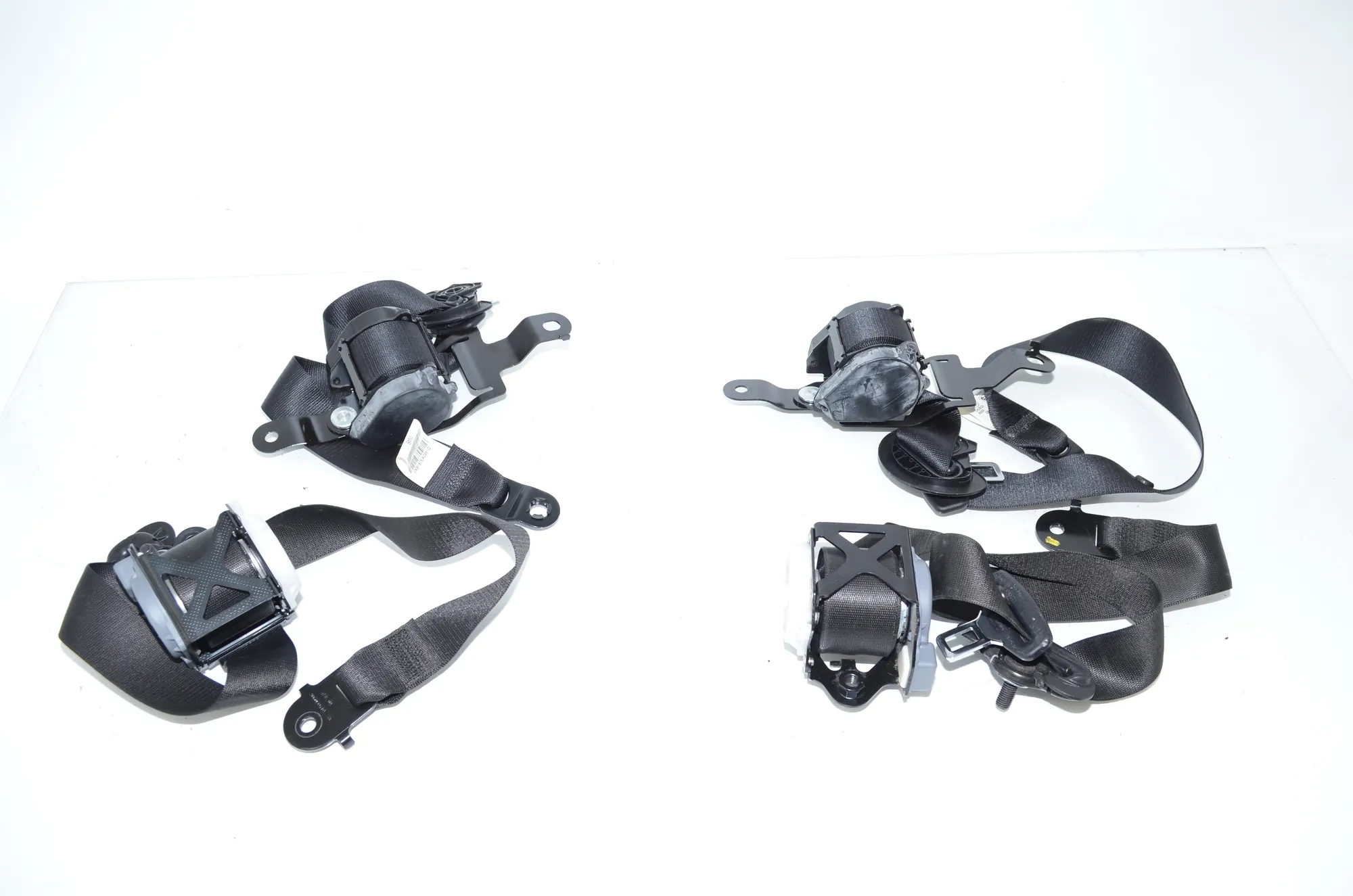 Front Right Seatbelt – OEM 7161042 · BMW X5 (E70) xDrive 30 d 2010