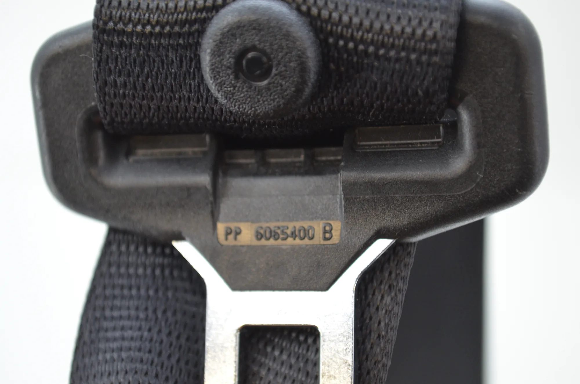 Front Right Seatbelt – OEM 7161042 · BMW X5 (E70) xDrive 30 d 2010 – 8
