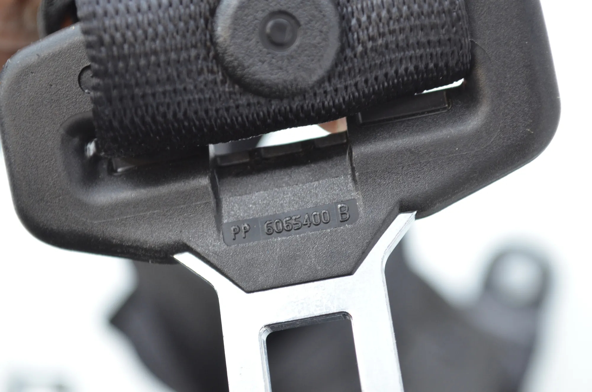 Front Right Seatbelt – OEM 7161042 · BMW X5 (E70) xDrive 30 d 2010 – 9