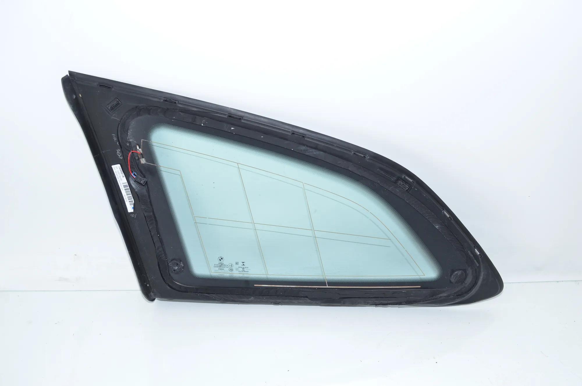 Rear Right Quarter Window – OEM 7499516 · BMW 3 Touring (G21) BMW 3 Touring (G21) 330 e Plug-in-Hybrid 2021 – 3