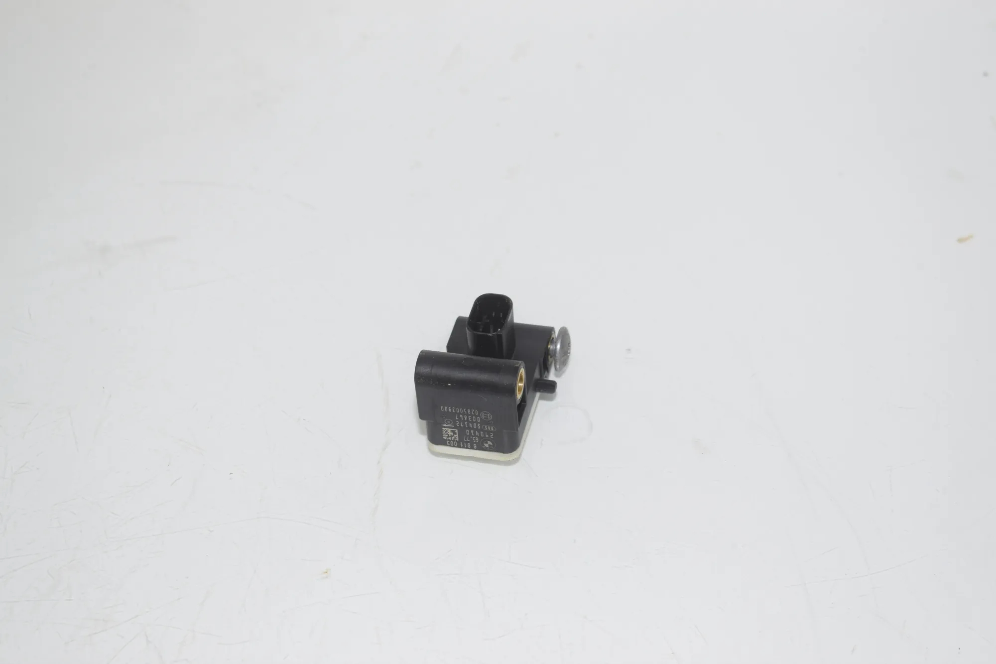 Front Right Impact Sensor – OEM 6911003 · BMW X5 (E70) xDrive 30 d 2010