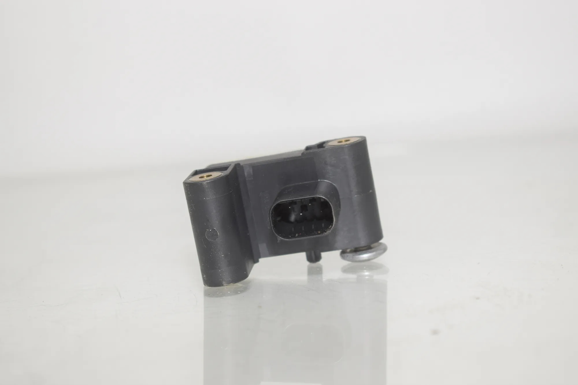 Front Right Impact Sensor – OEM 6911003 · BMW X5 (E70) xDrive 30 d 2010 – 4