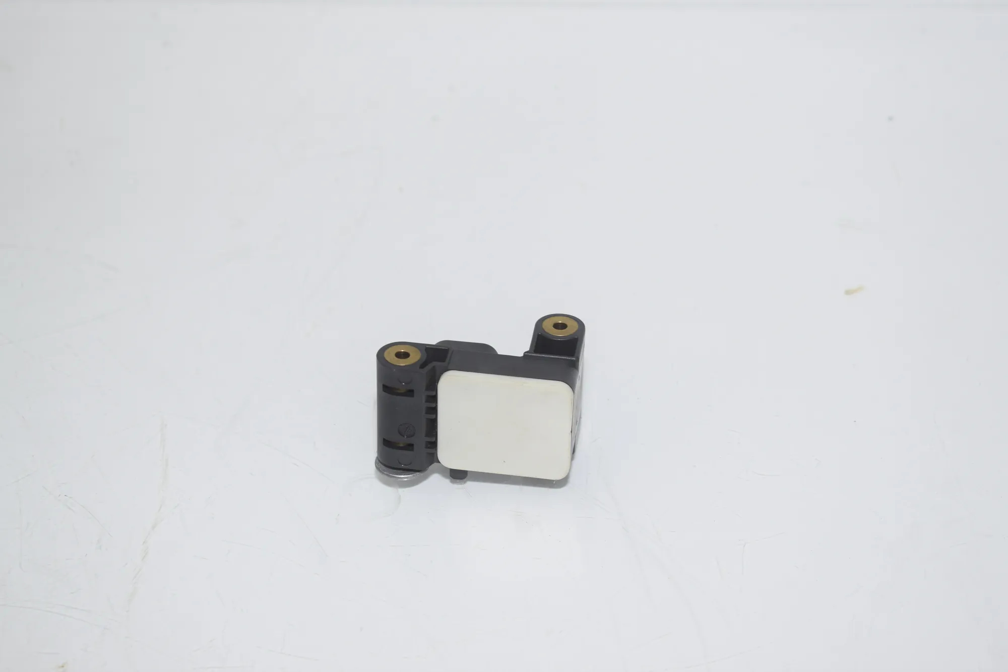 Front Right Impact Sensor – OEM 6911003 · BMW X5 (E70) xDrive 30 d 2010 – 3