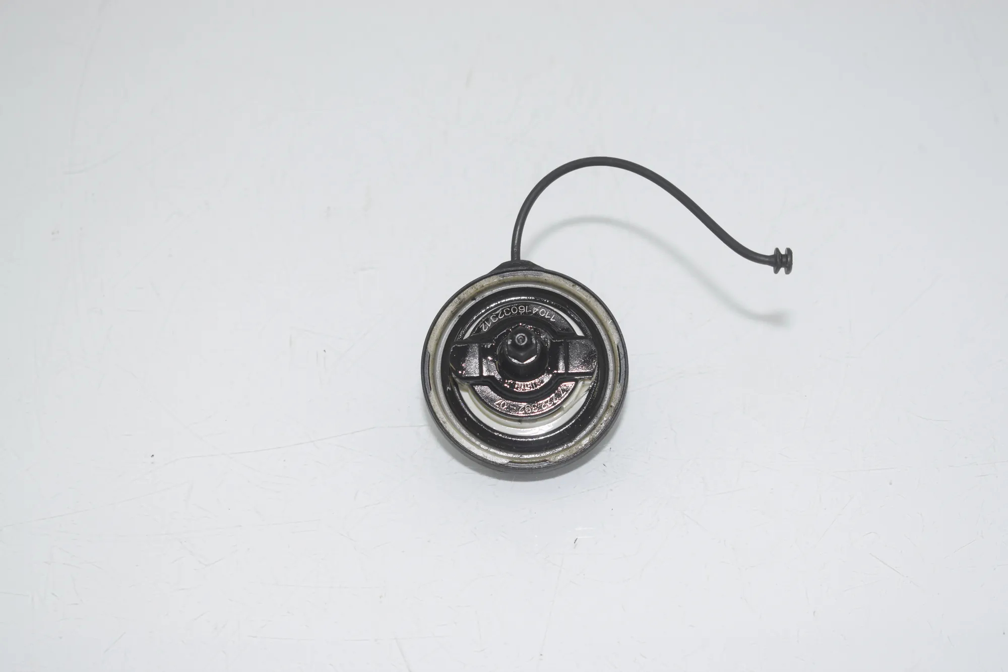 Fuel Tank Flap Cap – OEM 7222392 · BMW 3 Touring (F31) 318 d 2016 – 3