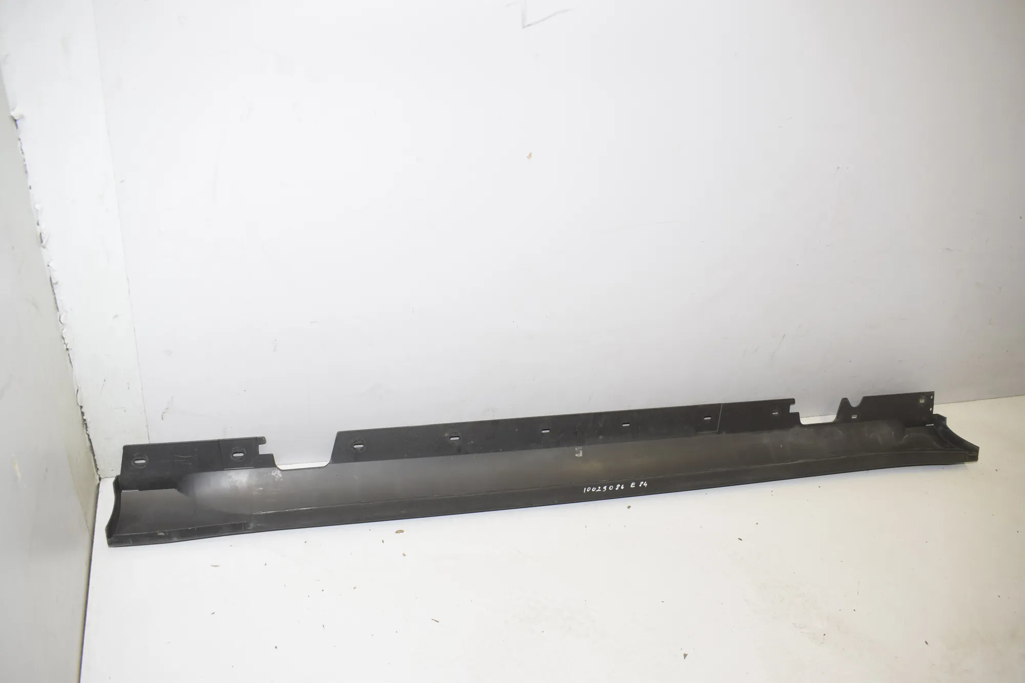 Left Side Plastic Sideskirt Cover – OEM 51772990169 · BMW X1 (E84) sDrive 20 i 2012 – 3