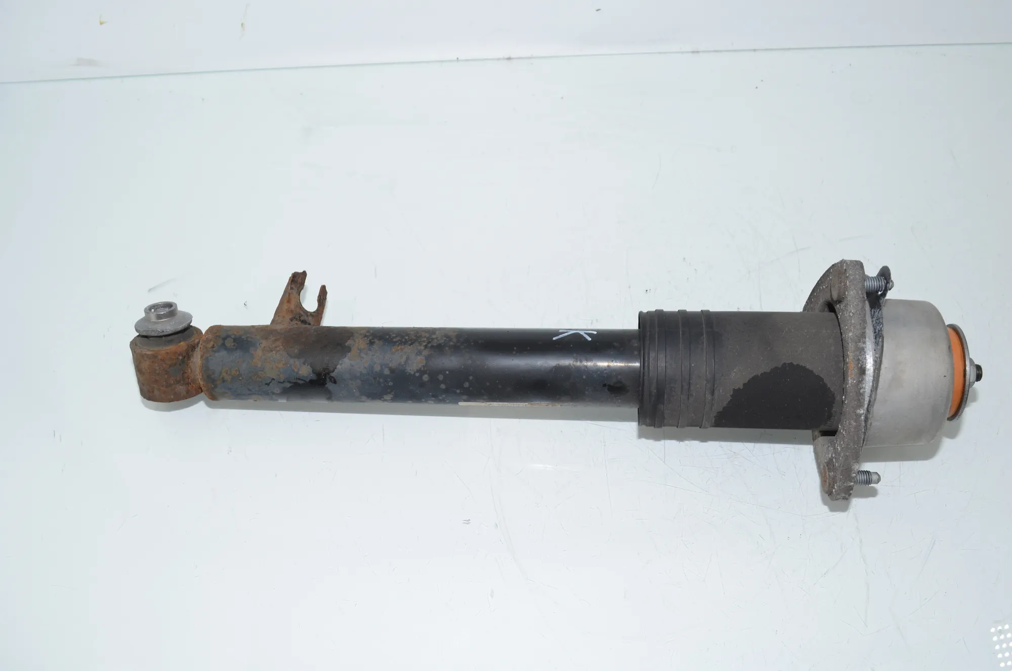 Rear Left Shock Absorber – OEM 6781927 · BMW X5 (E70) xDrive 30 d 2010