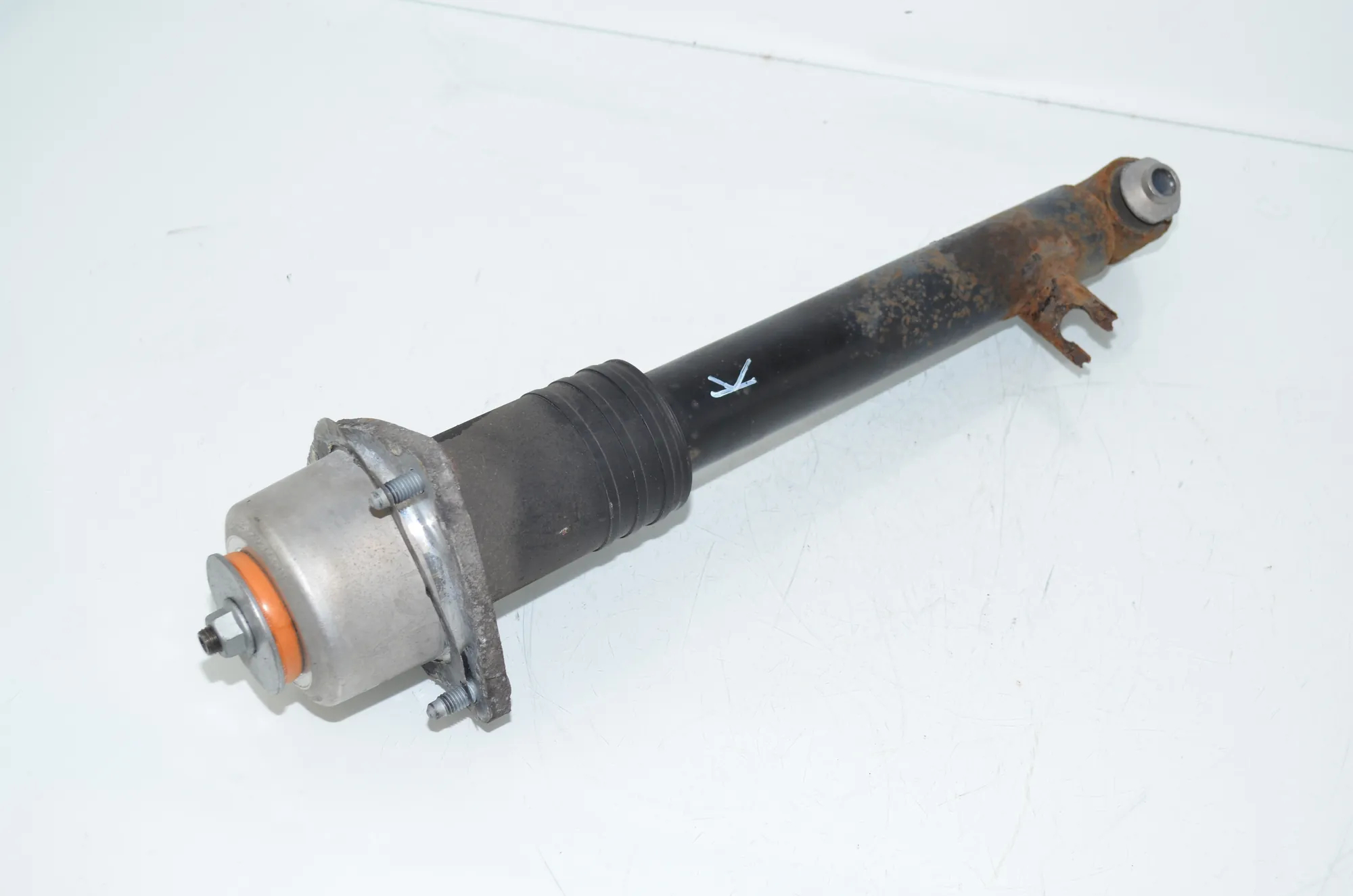Rear Left Shock Absorber – OEM 6781927 · BMW X5 (E70) xDrive 30 d 2010 – 2