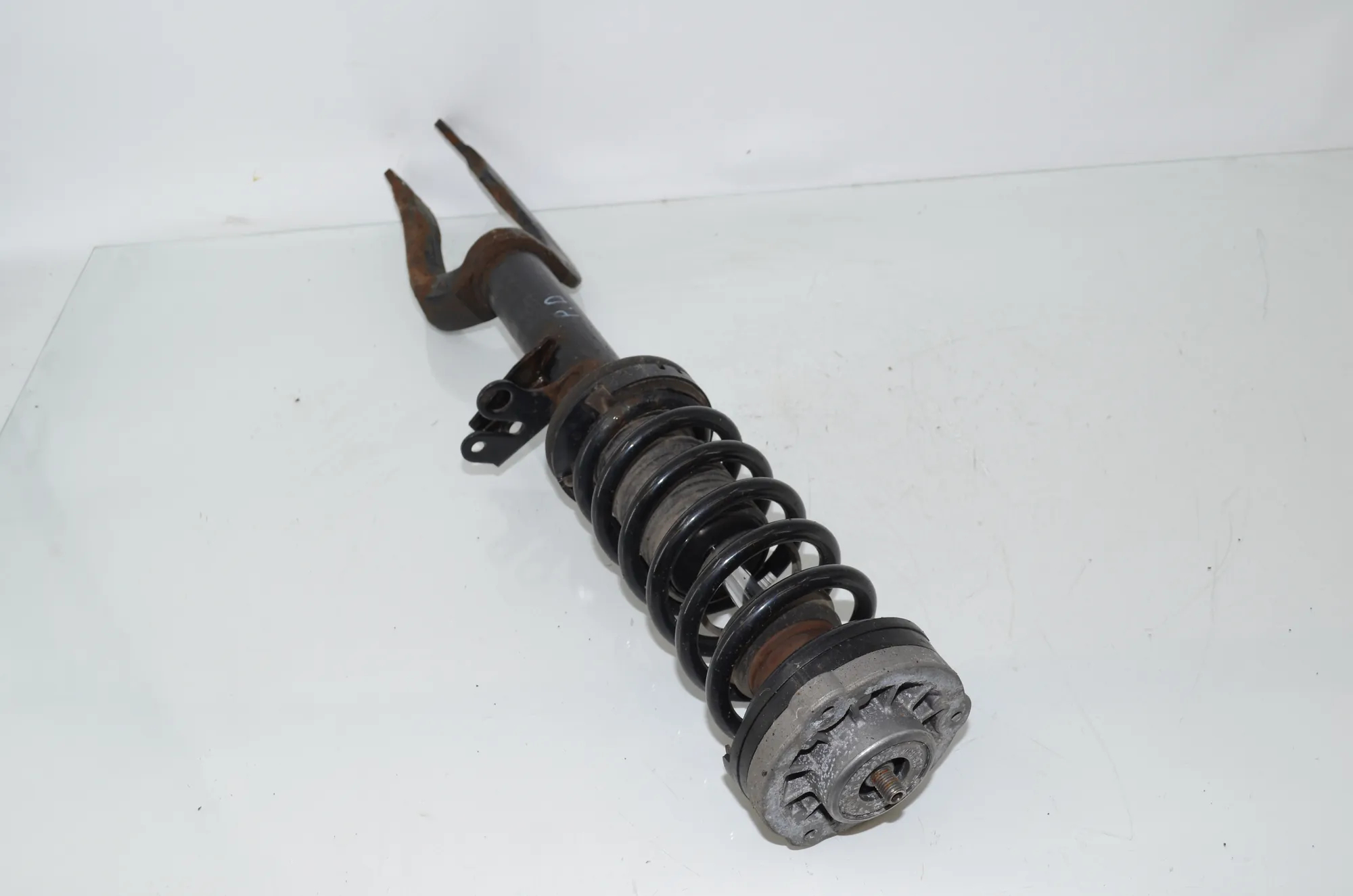 Front Right Shock Absorber – OEM 6783976 · BMW 5 Touring (F11) 530 d xDrive 2011 – 2