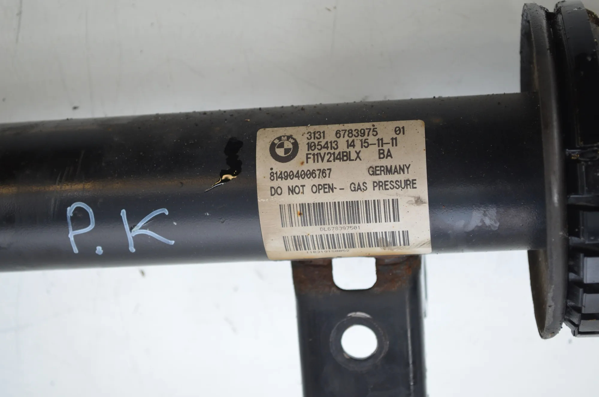 Front Left Shock Absorber – OEM 6783975 · BMW 5 Touring (F11) 530 d xDrive 2011 – 4