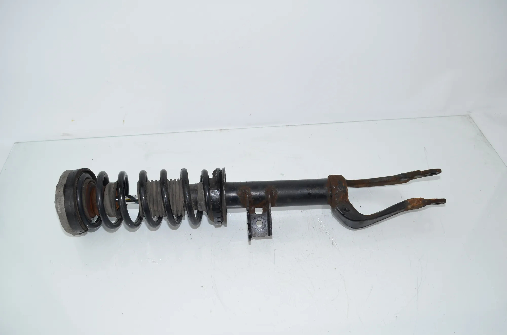 Front Left Shock Absorber – OEM 6783975 · BMW 5 Touring (F11) 530 d xDrive 2011