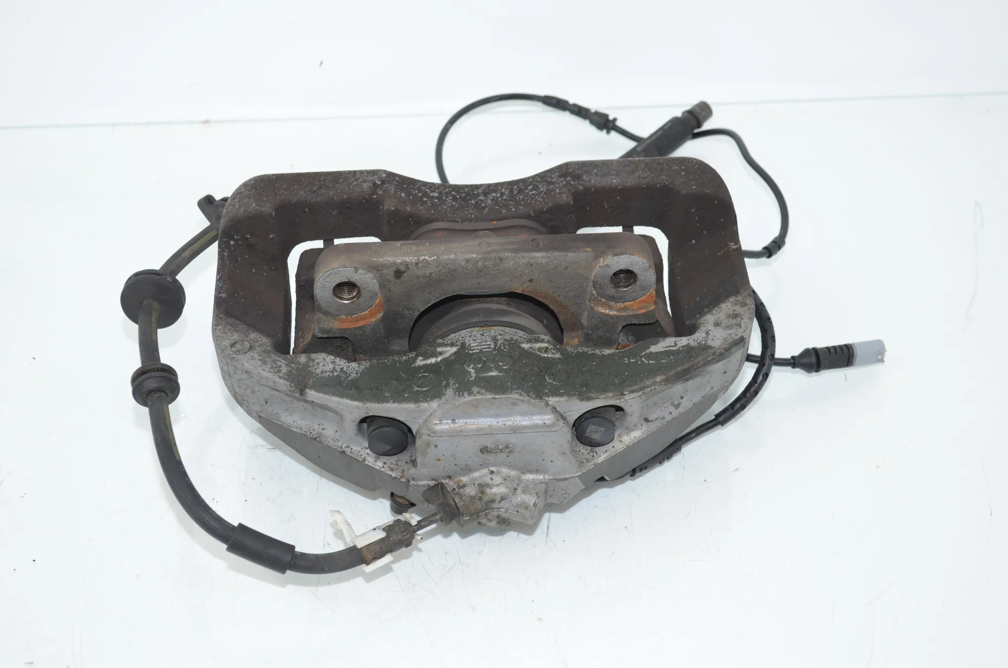 Front Left Brake Caliper – OEM 6792689 · BMW 5 Touring (F11) 530 d xDrive 2011 – 4