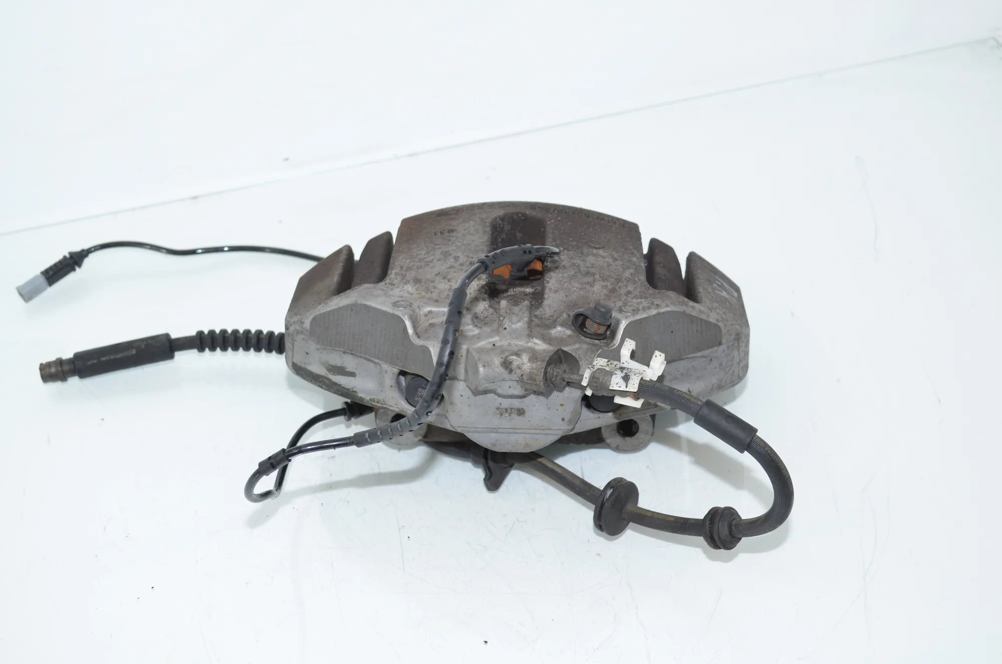Front Left Brake Caliper – OEM 6792689 · BMW 5 Touring (F11) 530 d xDrive 2011 – 2