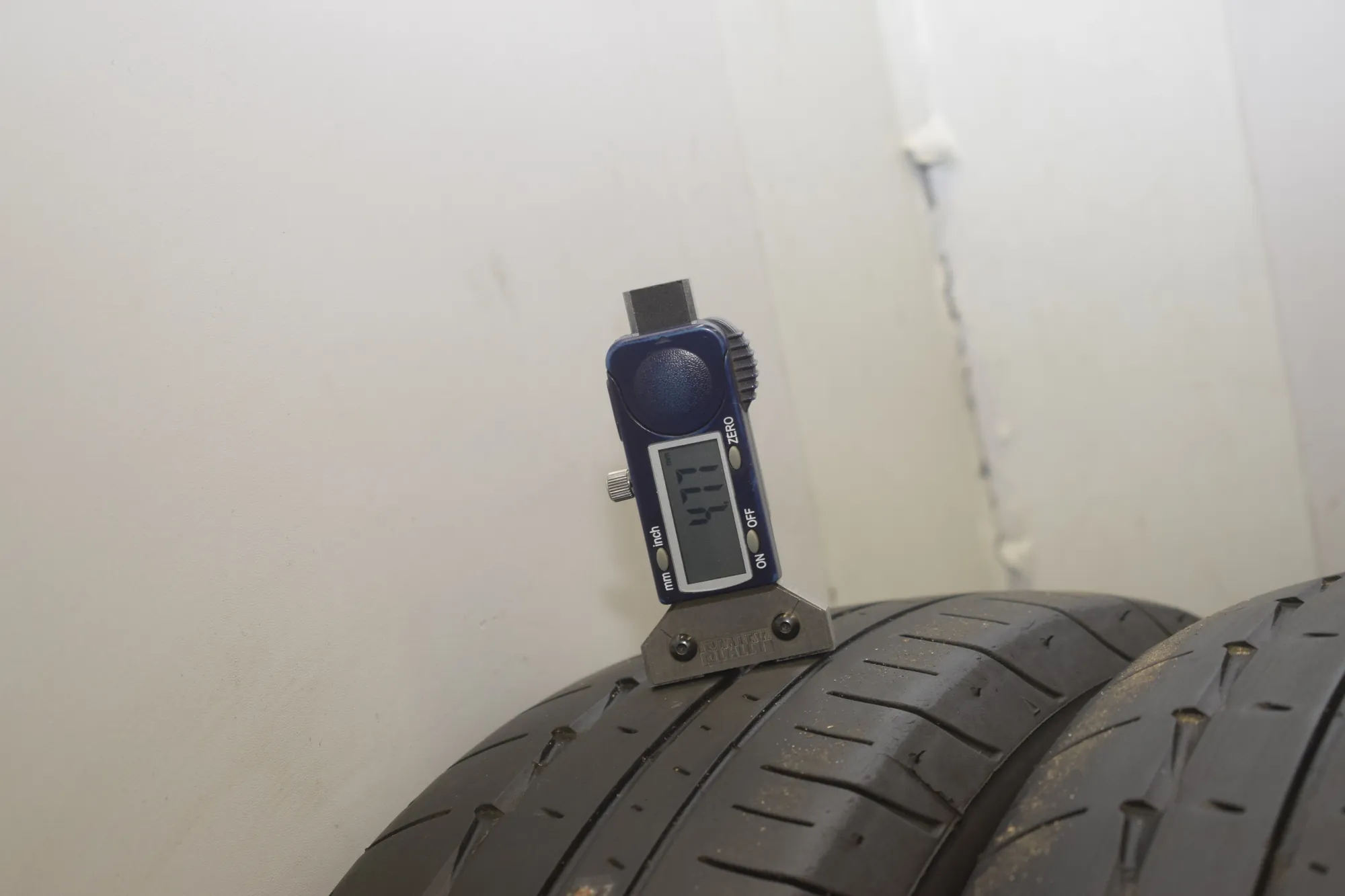 Tyre Kit · BMW i3 (I01) BMW i3 (I01) Hybrid 2019 – 13